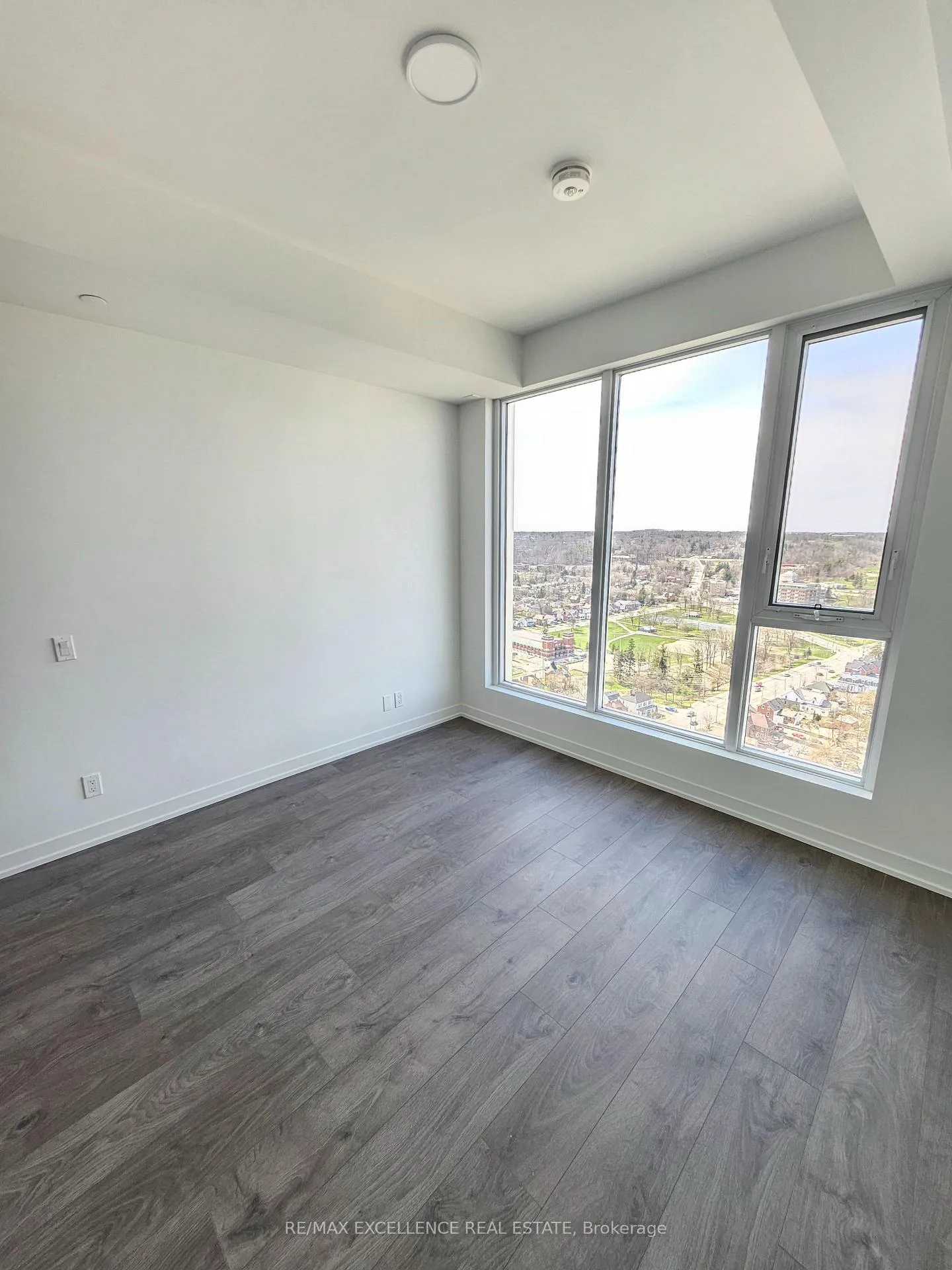 Photo 15 of Unit 3103, 39 Mary Street, Barrie, City Centre — HOMEH