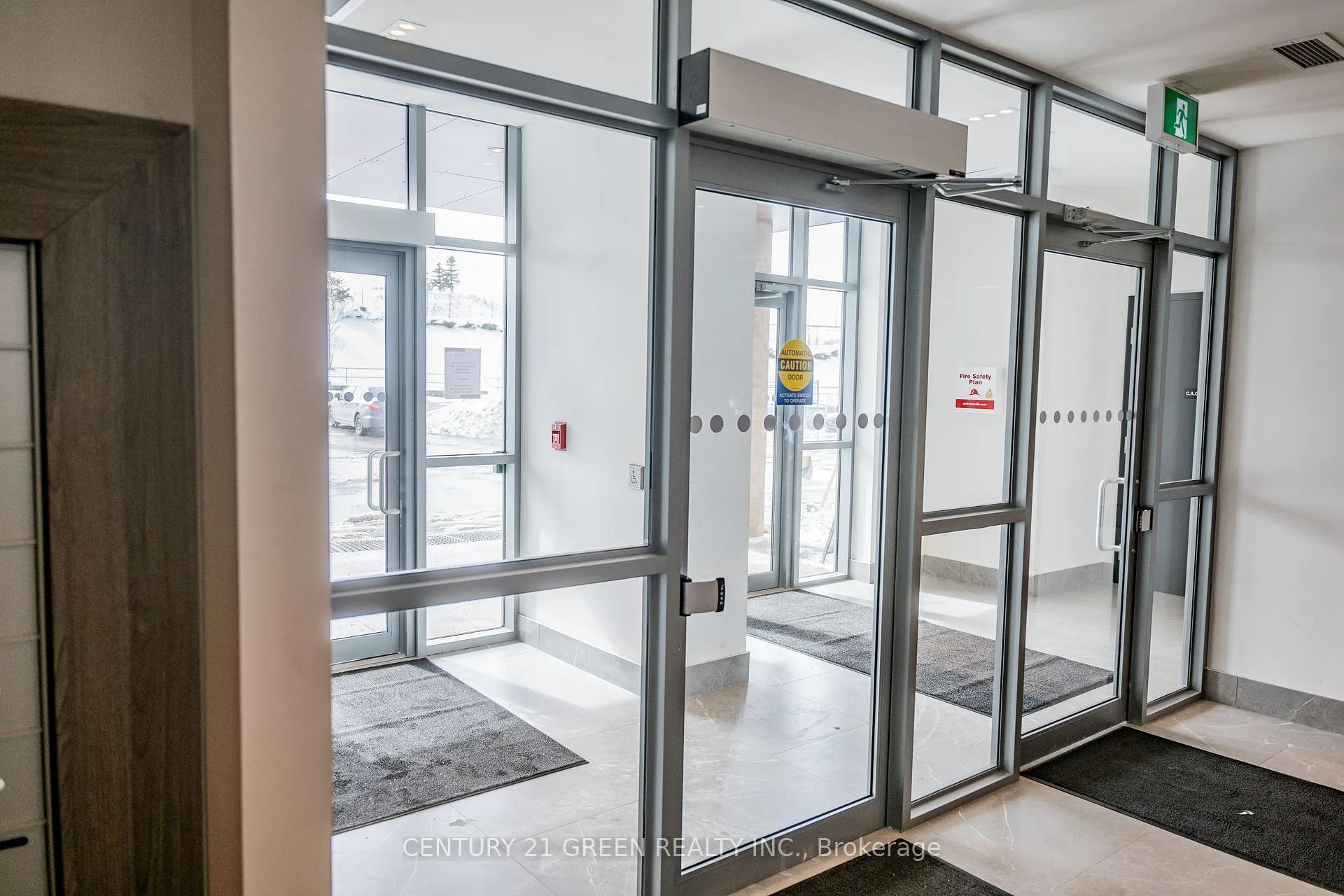Photo 3 of Unit 607, 56 Lakeside Terrace, Barrie, Little Lake — HOMEH