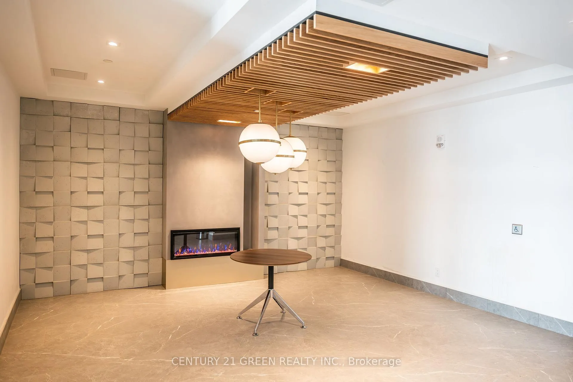 Photo 4 of Unit 607, 56 Lakeside Terrace, Barrie, Little Lake — HOMEH