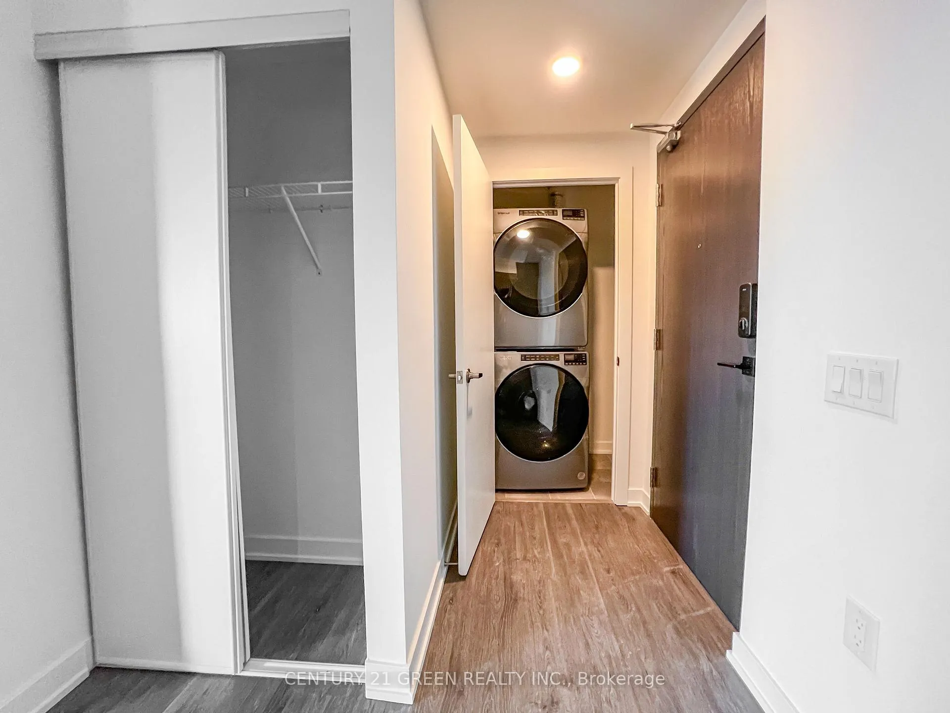 Photo 9 of Unit 607, 56 Lakeside Terrace, Barrie, Little Lake — HOMEH