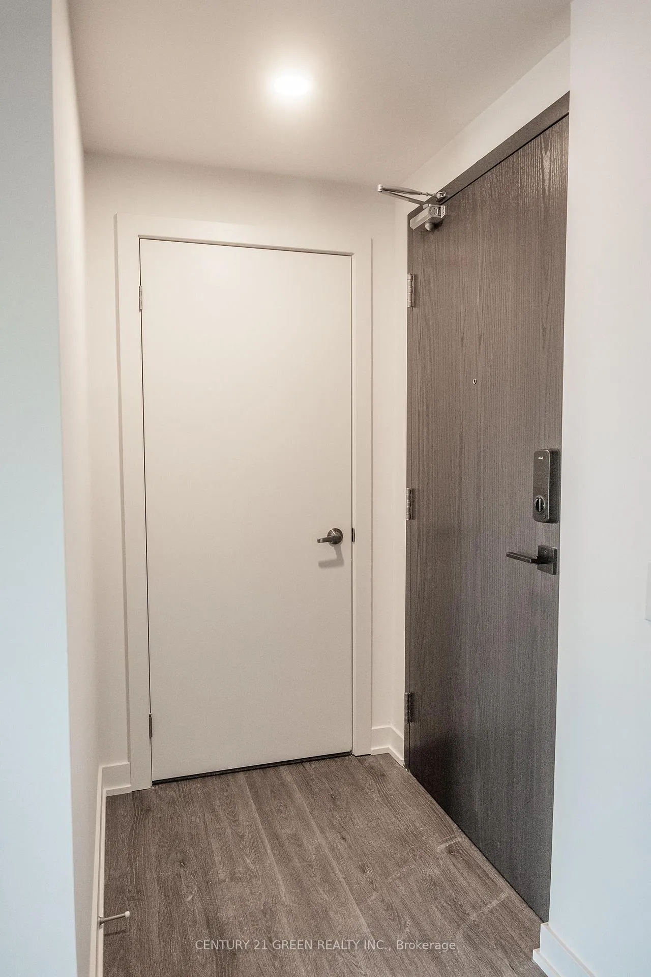 Photo 10 of Unit 607, 56 Lakeside Terrace, Barrie, Little Lake — HOMEH