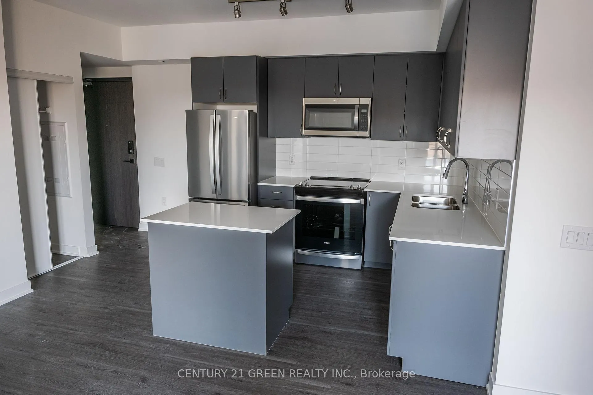 Photo 16 of Unit 607, 56 Lakeside Terrace, Barrie, Little Lake — HOMEH