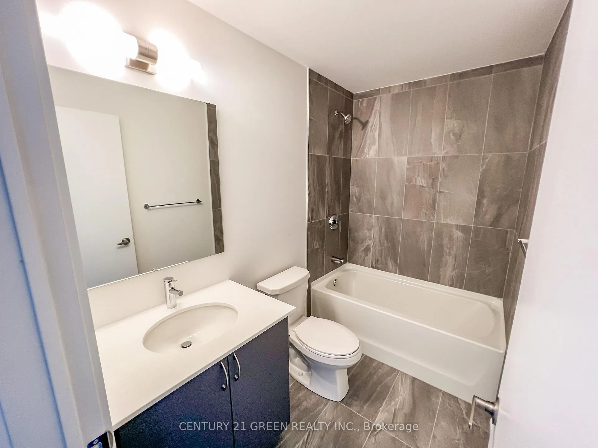 Photo 20 of Unit 607, 56 Lakeside Terrace, Barrie, Little Lake — HOMEH