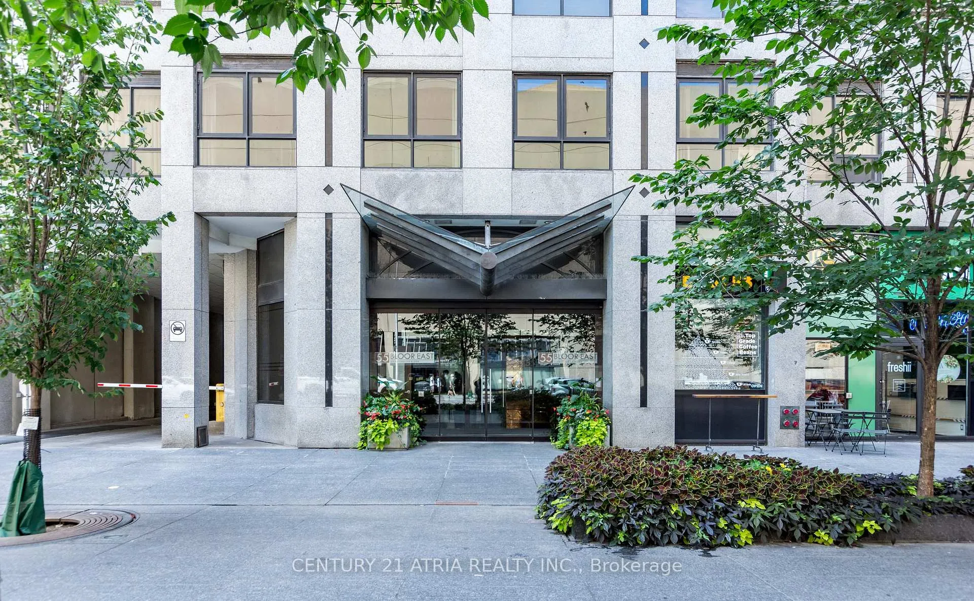 Front of Unit 1606, 55 Bloor Street E