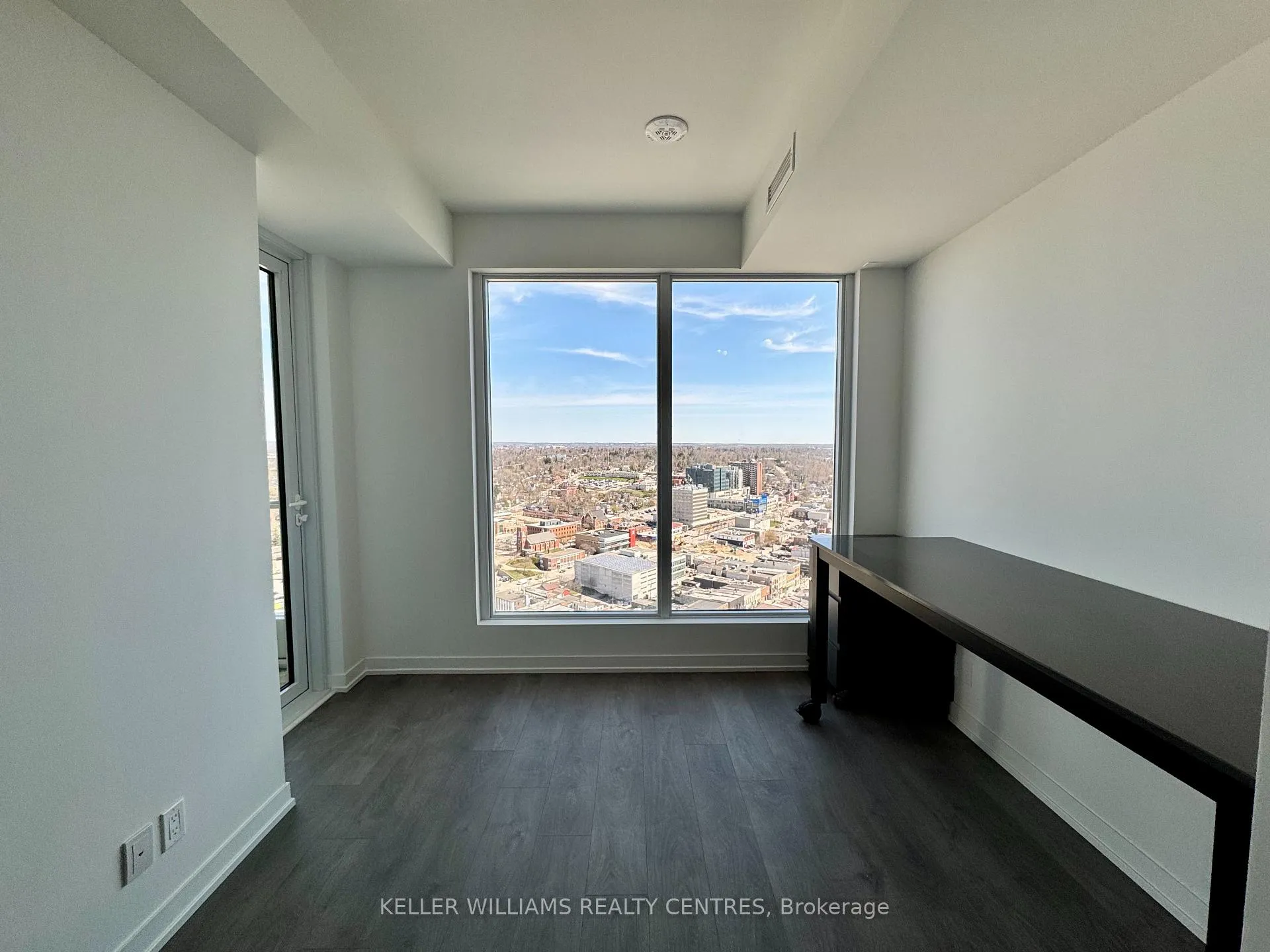 Photo 5 of Unit 2804, 39 Mary Street, Barrie, City Centre — HOMEH