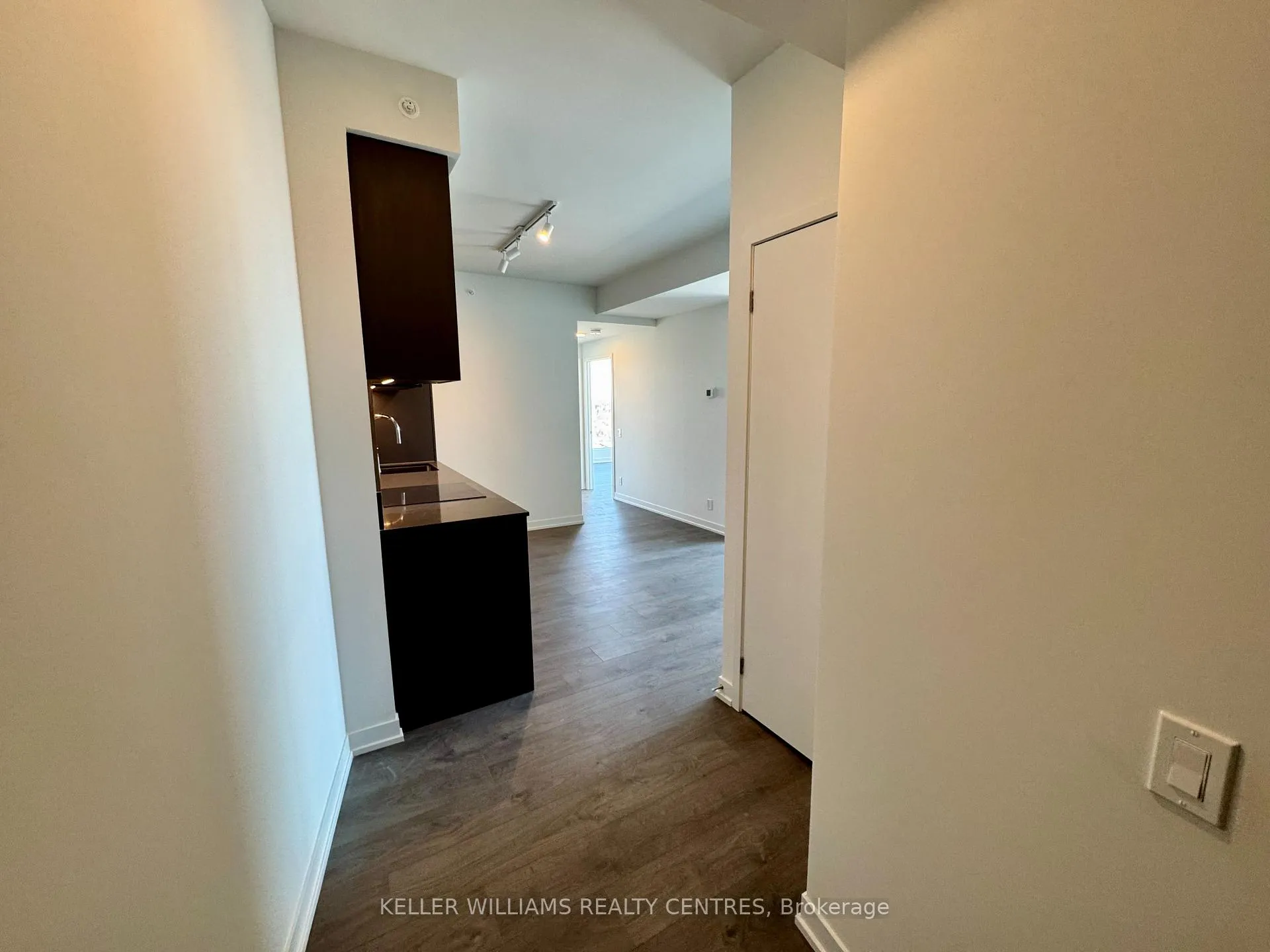 Photo 7 of Unit 2804, 39 Mary Street, Barrie, City Centre — HOMEH