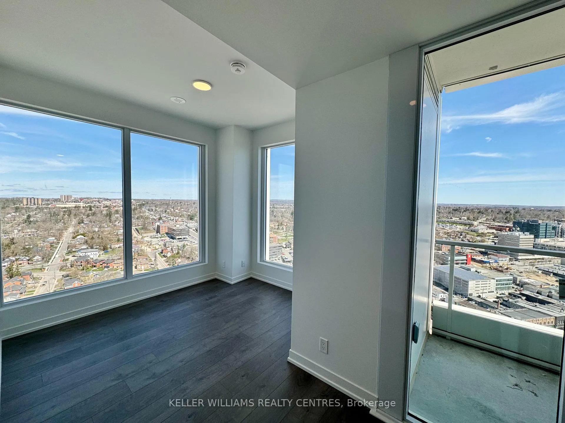 Photo 10 of Unit 2804, 39 Mary Street, Barrie, City Centre — HOMEH
