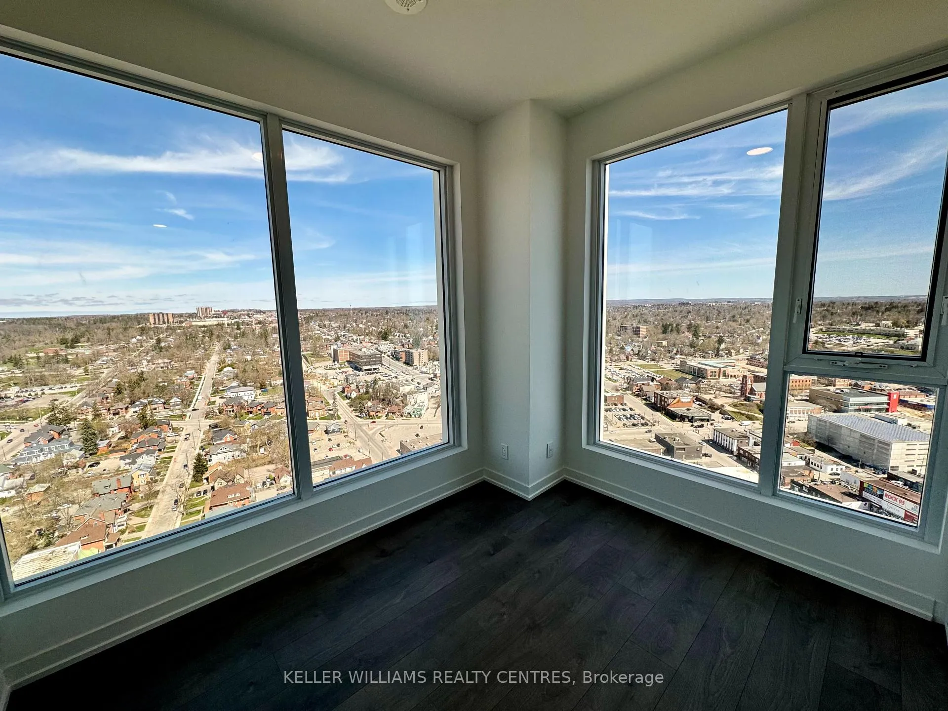 Photo 12 of Unit 2804, 39 Mary Street, Barrie, City Centre — HOMEH