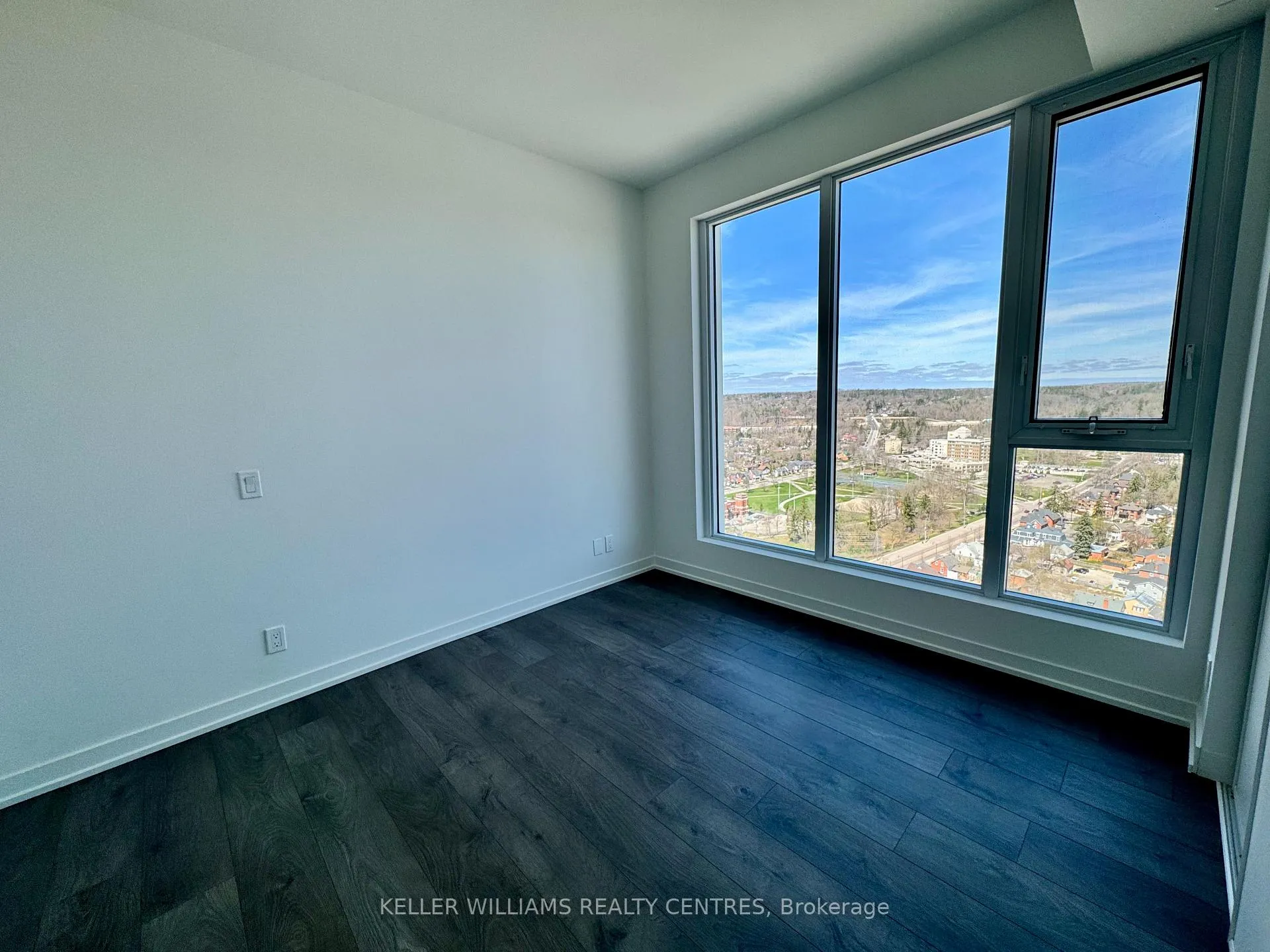 Photo 17 of Unit 2804, 39 Mary Street, Barrie, City Centre — HOMEH
