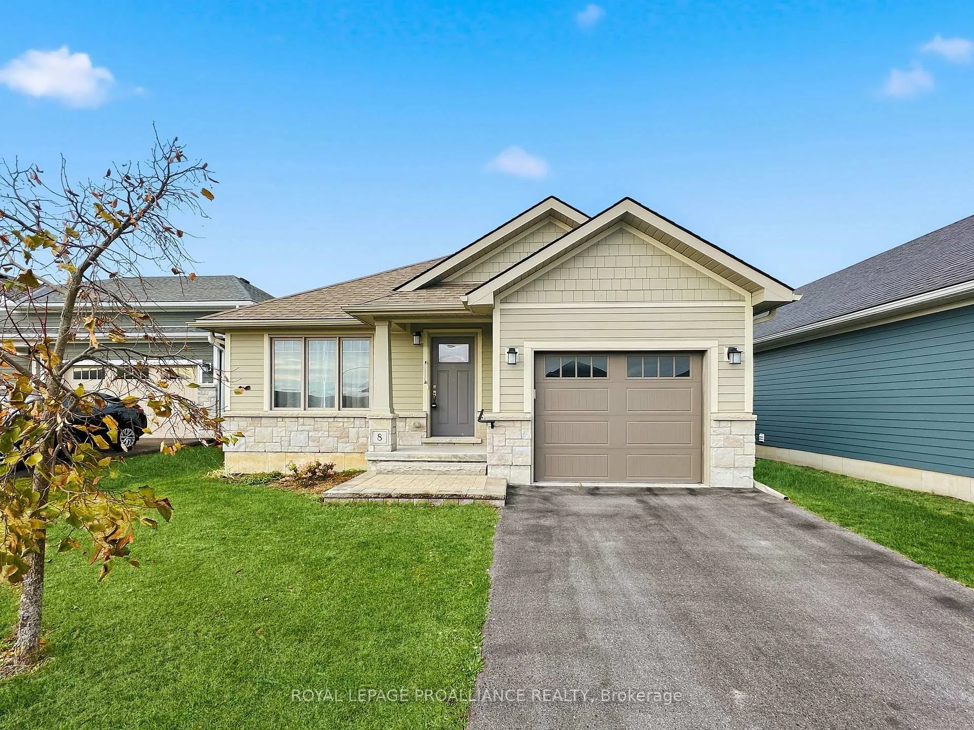 Front of 8 Tessa Boulevard