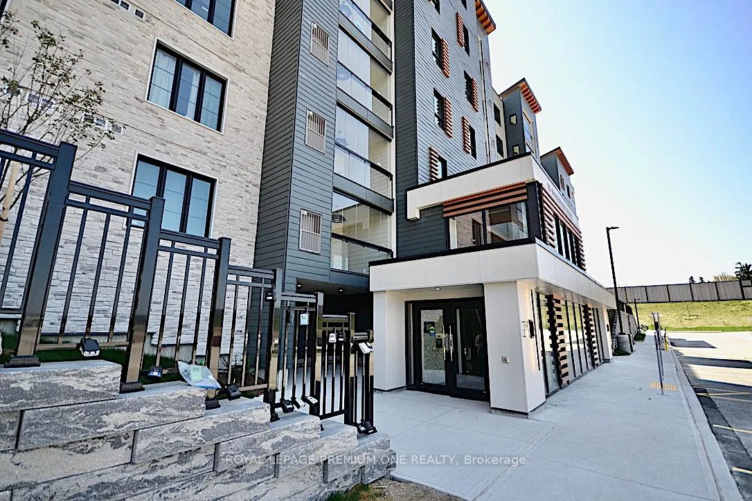 Photo 4 of Unit 114, 15 Kneeshaw Drive, Barrie, Rural Barrie Southeast — HOMEH