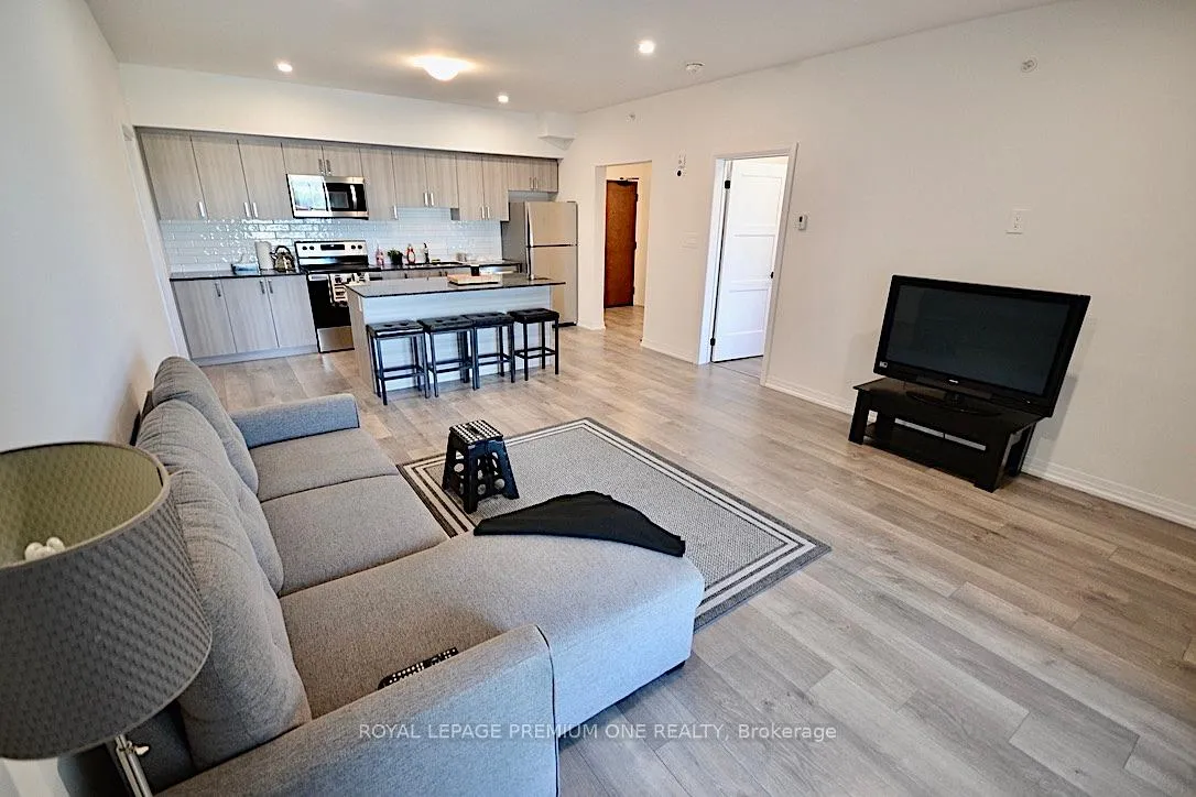 Photo 13 of Unit 114, 15 Kneeshaw Drive, Barrie, Rural Barrie Southeast — HOMEH