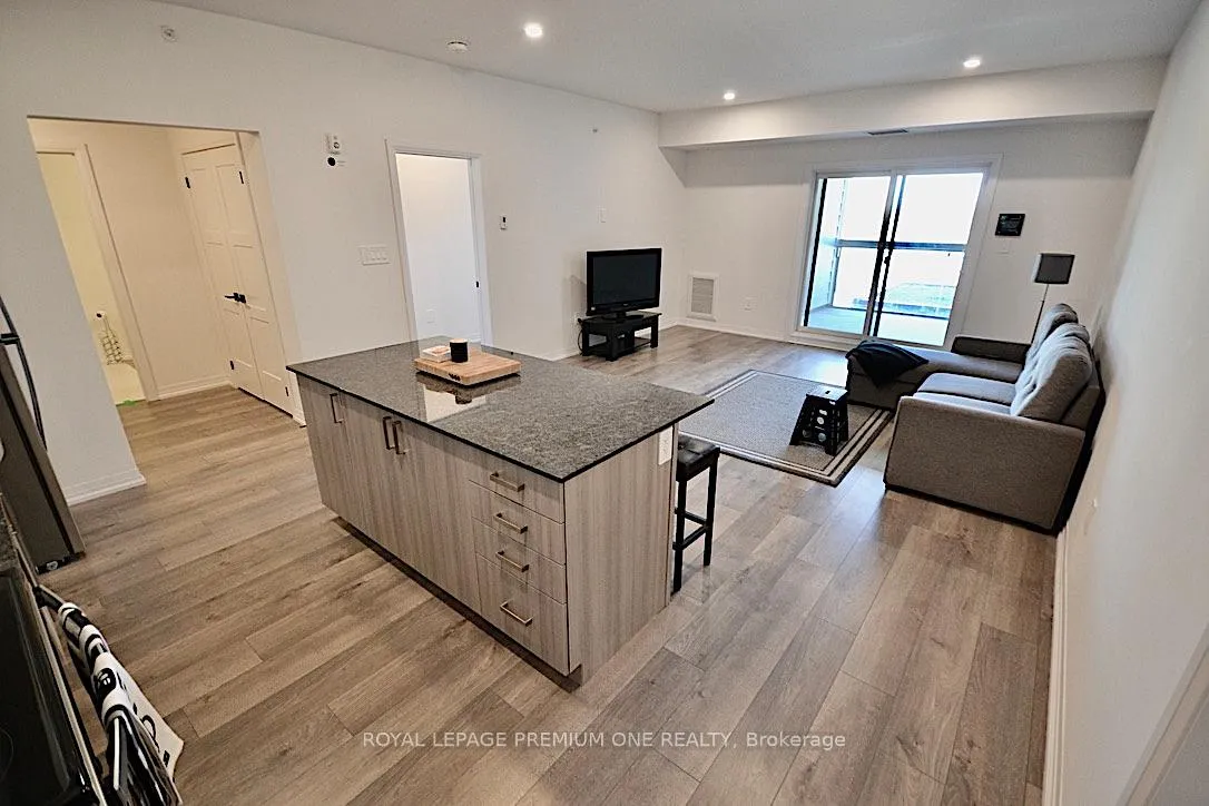 Photo 19 of Unit 114, 15 Kneeshaw Drive, Barrie, Rural Barrie Southeast — HOMEH
