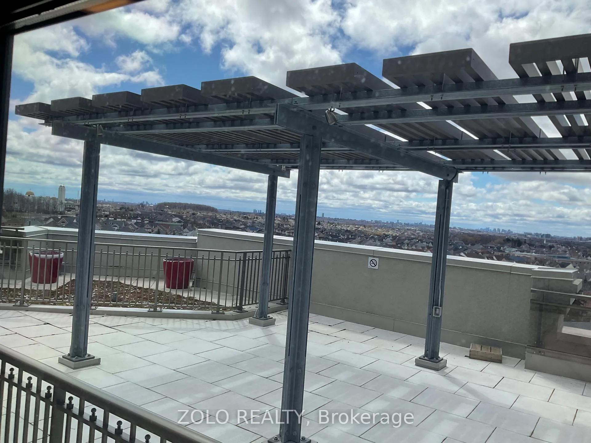 Photo 8 of Unit 302, 540 Bur Oak Avenue, Markham, Berczy — HOMEH