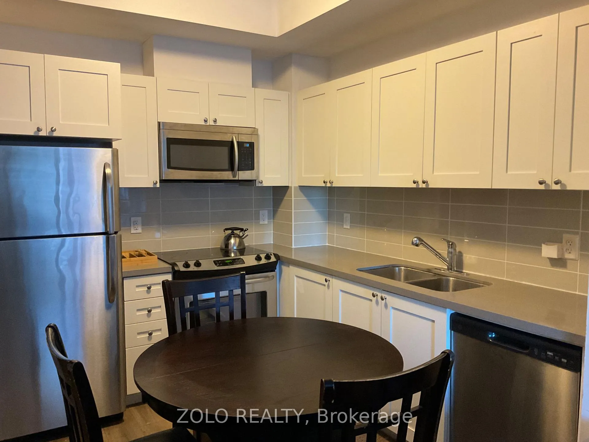 Photo 15 of Unit 302, 540 Bur Oak Avenue, Markham, Berczy — HOMEH