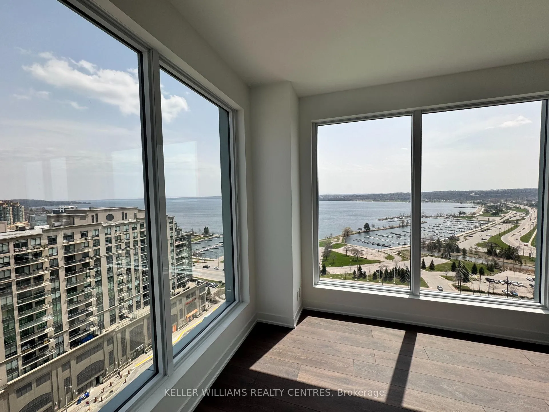 Photo 3 of Unit 1508, 39 Mary Street, Barrie, City Centre — HOMEH