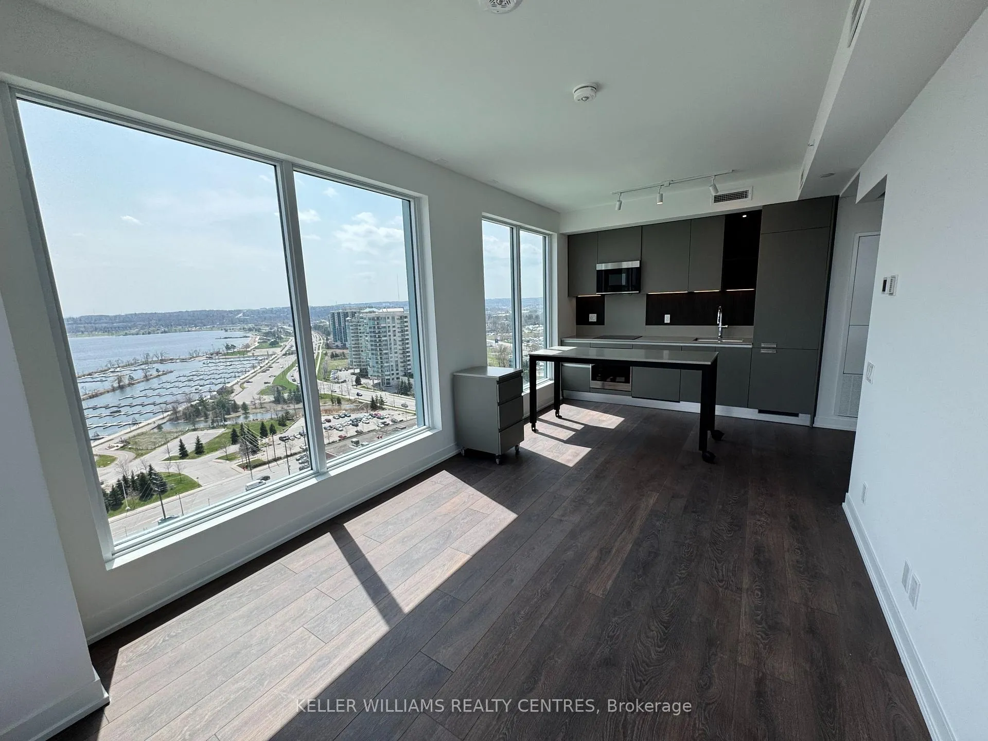 Photo 6 of Unit 1508, 39 Mary Street, Barrie, City Centre — HOMEH