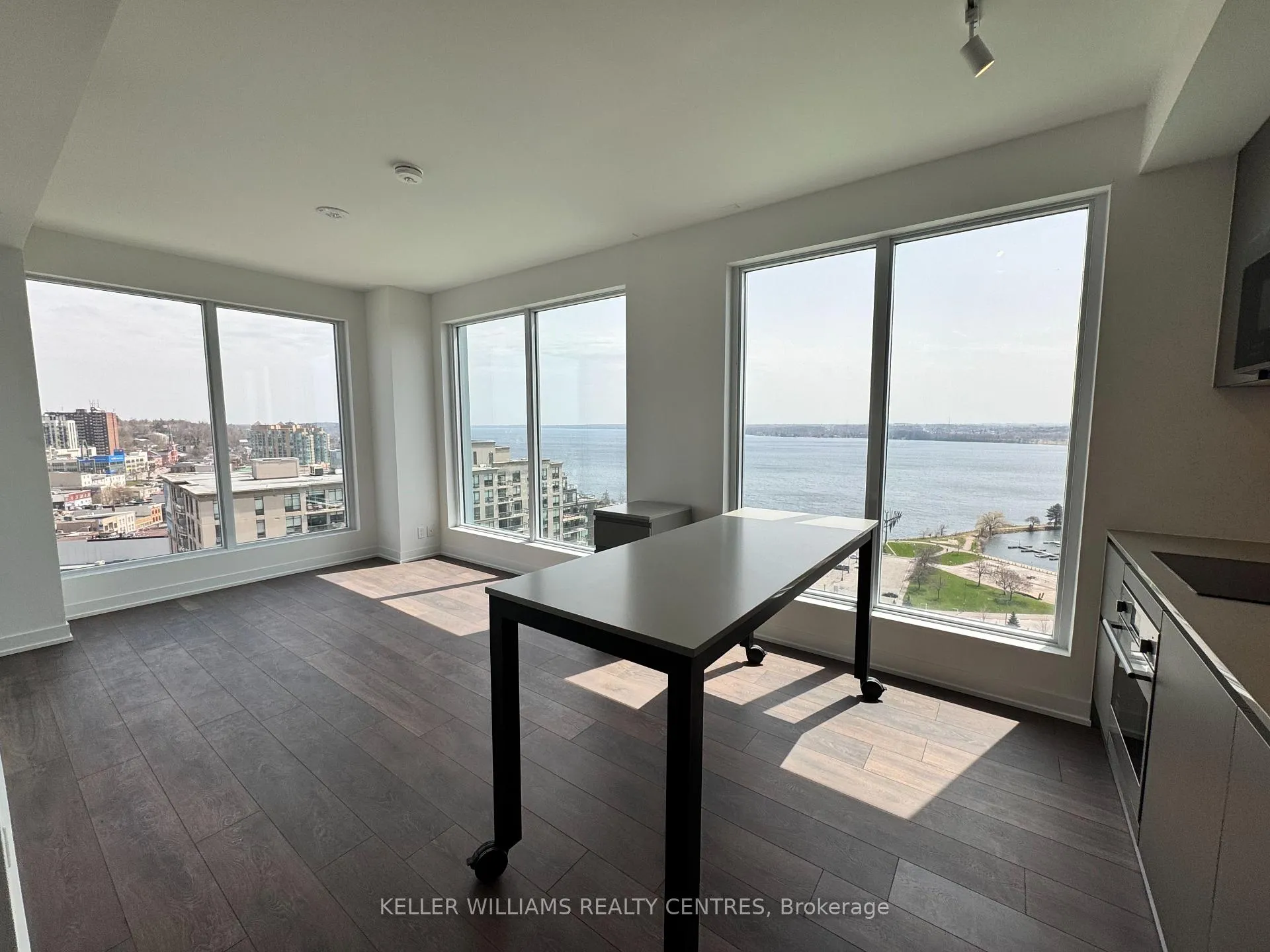 Photo 16 of Unit 1508, 39 Mary Street, Barrie, City Centre — HOMEH