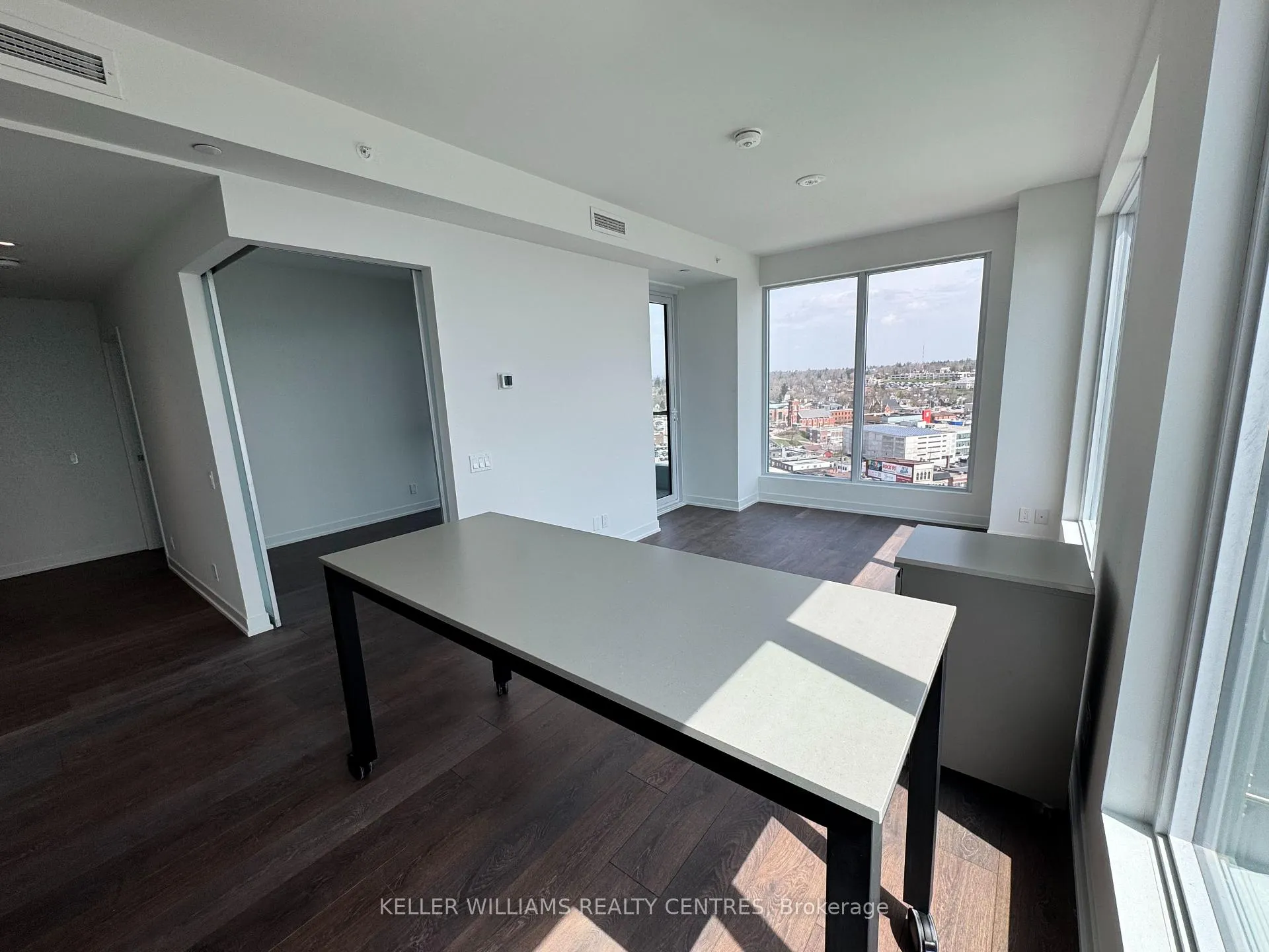 Photo 17 of Unit 1508, 39 Mary Street, Barrie, City Centre — HOMEH