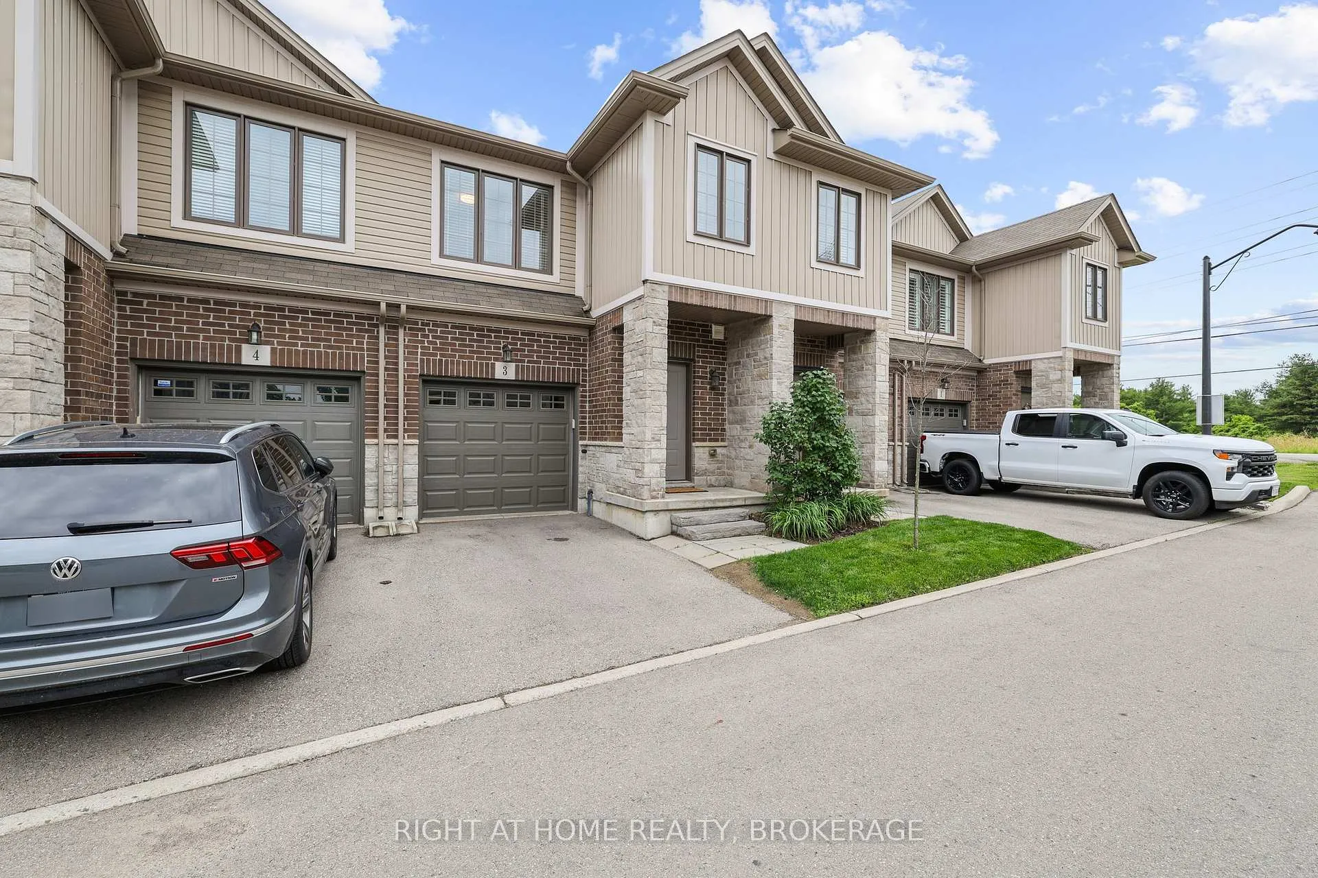 Photo 2 of Unit 3, 377 Glancaster Road W, Hamilton, Ancaster — HOMEH