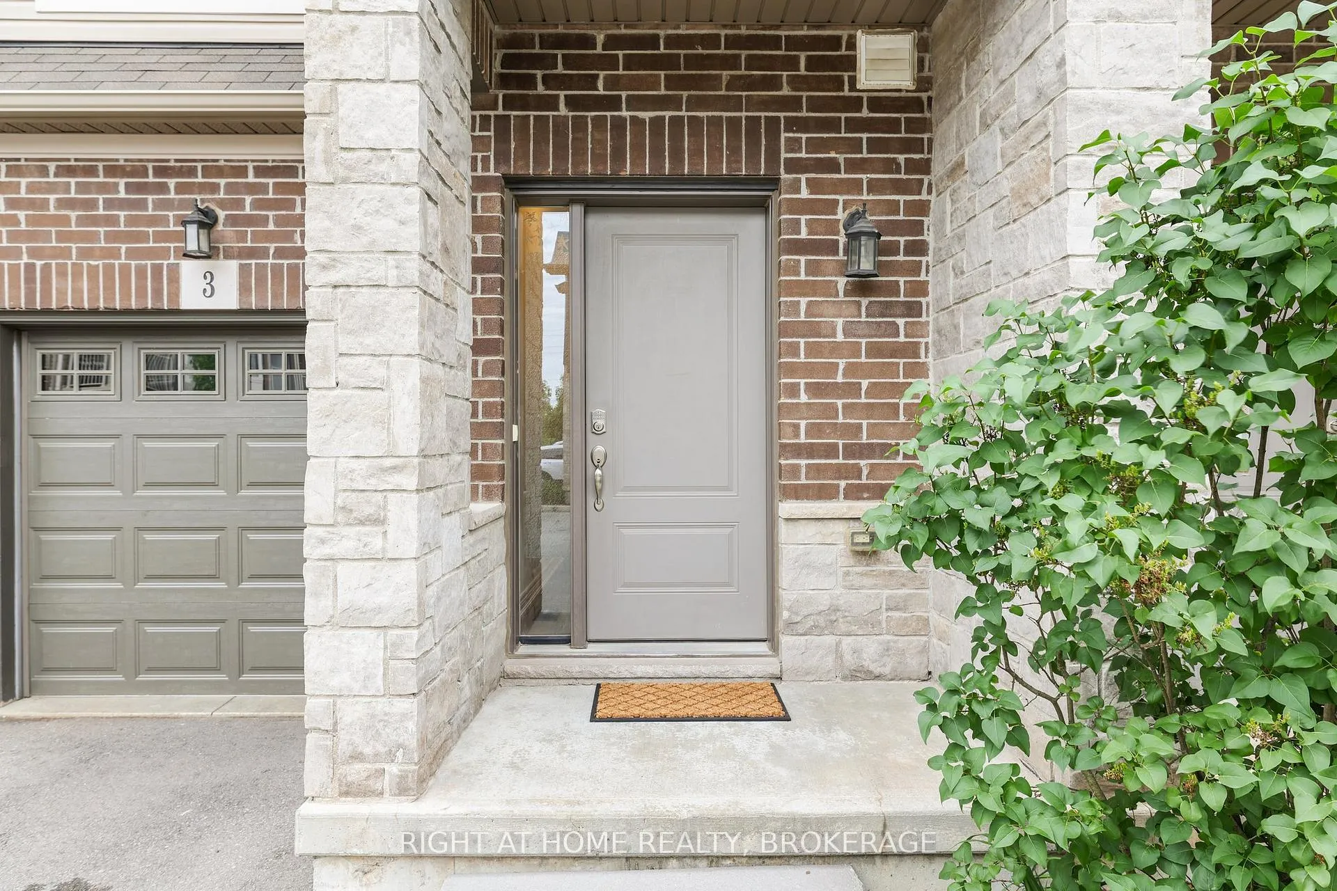 Photo 4 of Unit 3, 377 Glancaster Road W, Hamilton, Ancaster — HOMEH