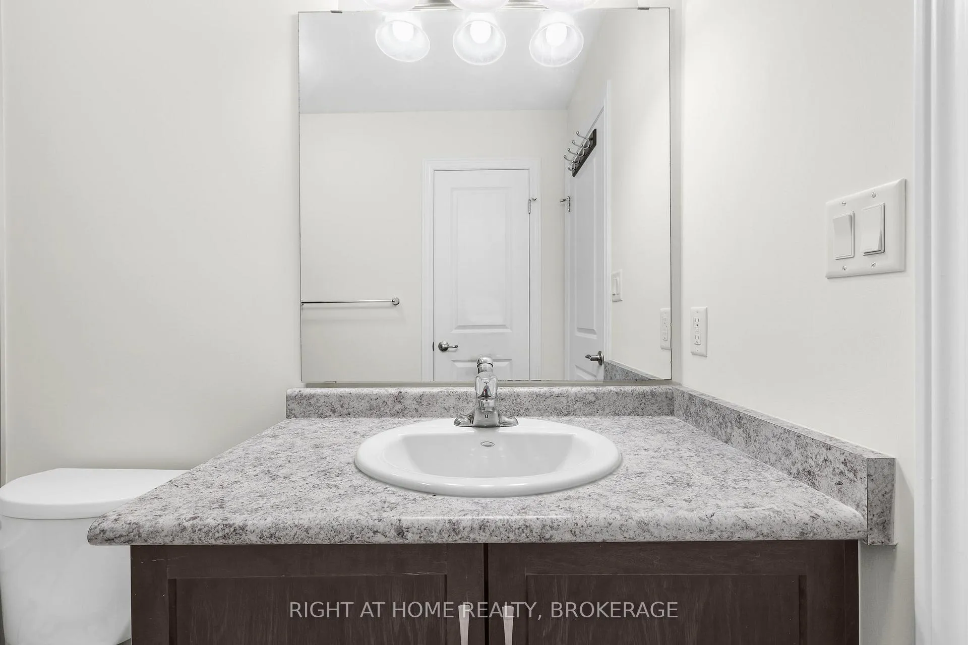 Photo 21 of Unit 3, 377 Glancaster Road W, Hamilton, Ancaster — HOMEH