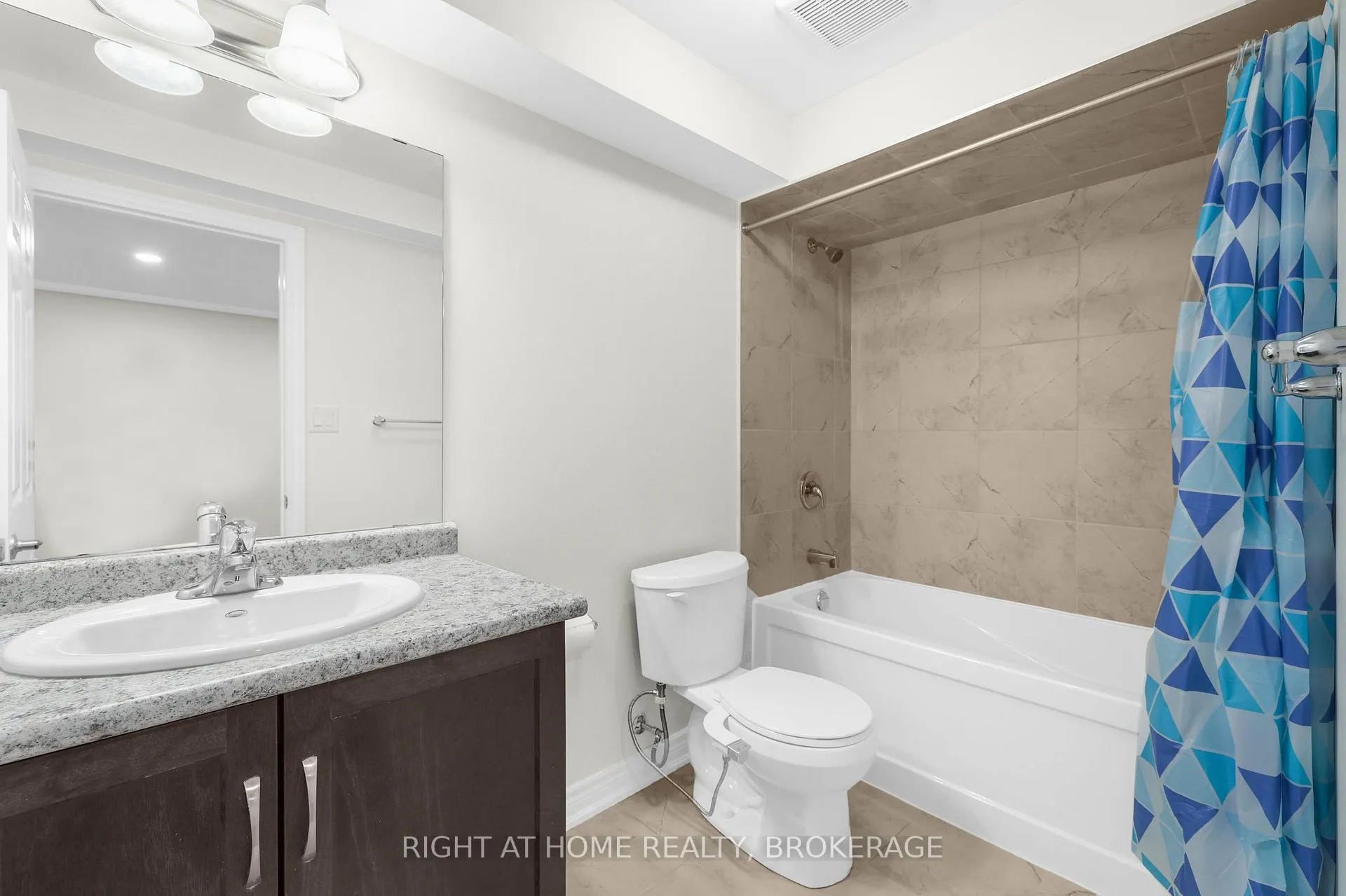 Photo 33 of Unit 3, 377 Glancaster Road W, Hamilton, Ancaster — HOMEH