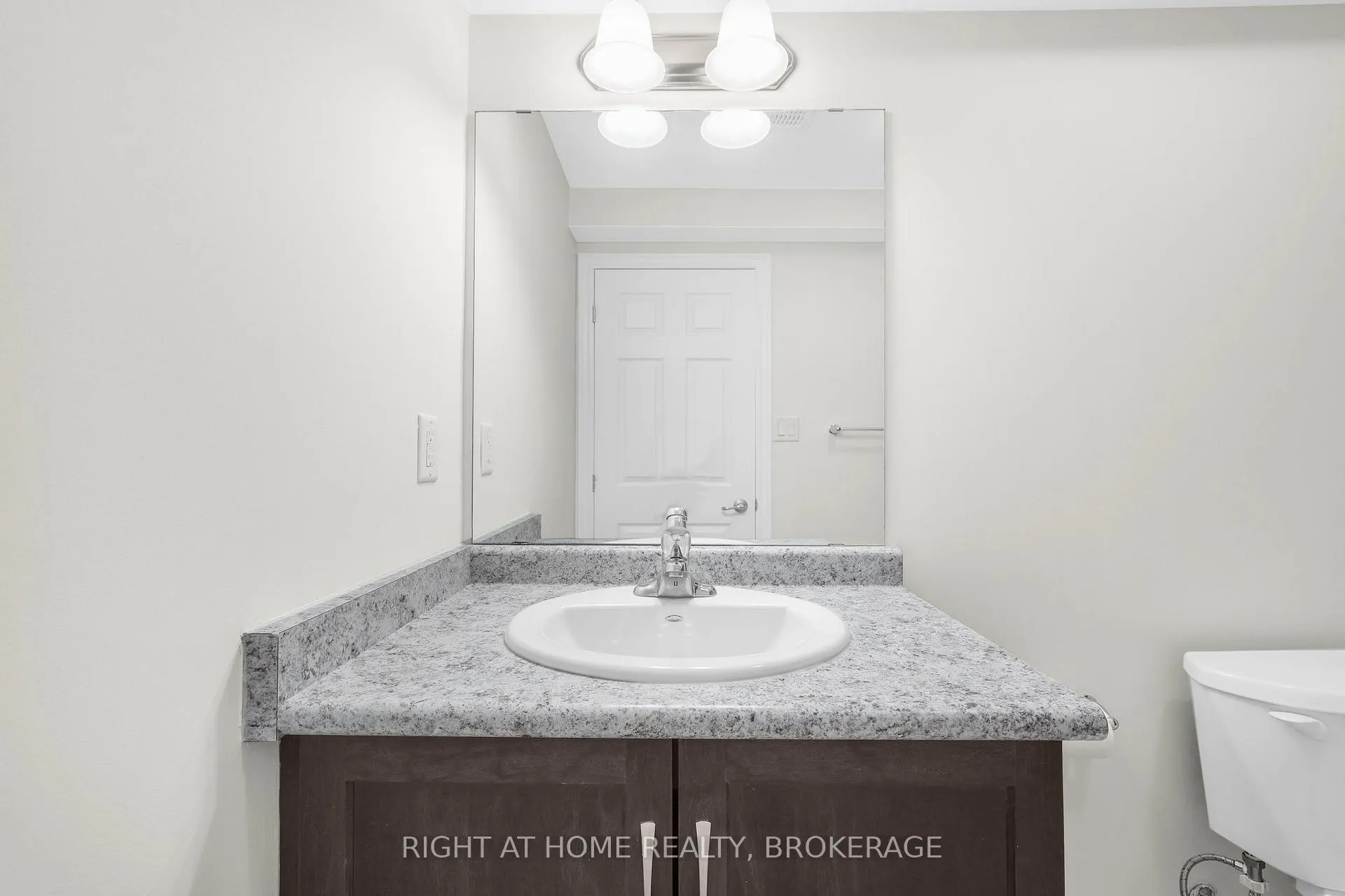 Photo 34 of Unit 3, 377 Glancaster Road W, Hamilton, Ancaster — HOMEH