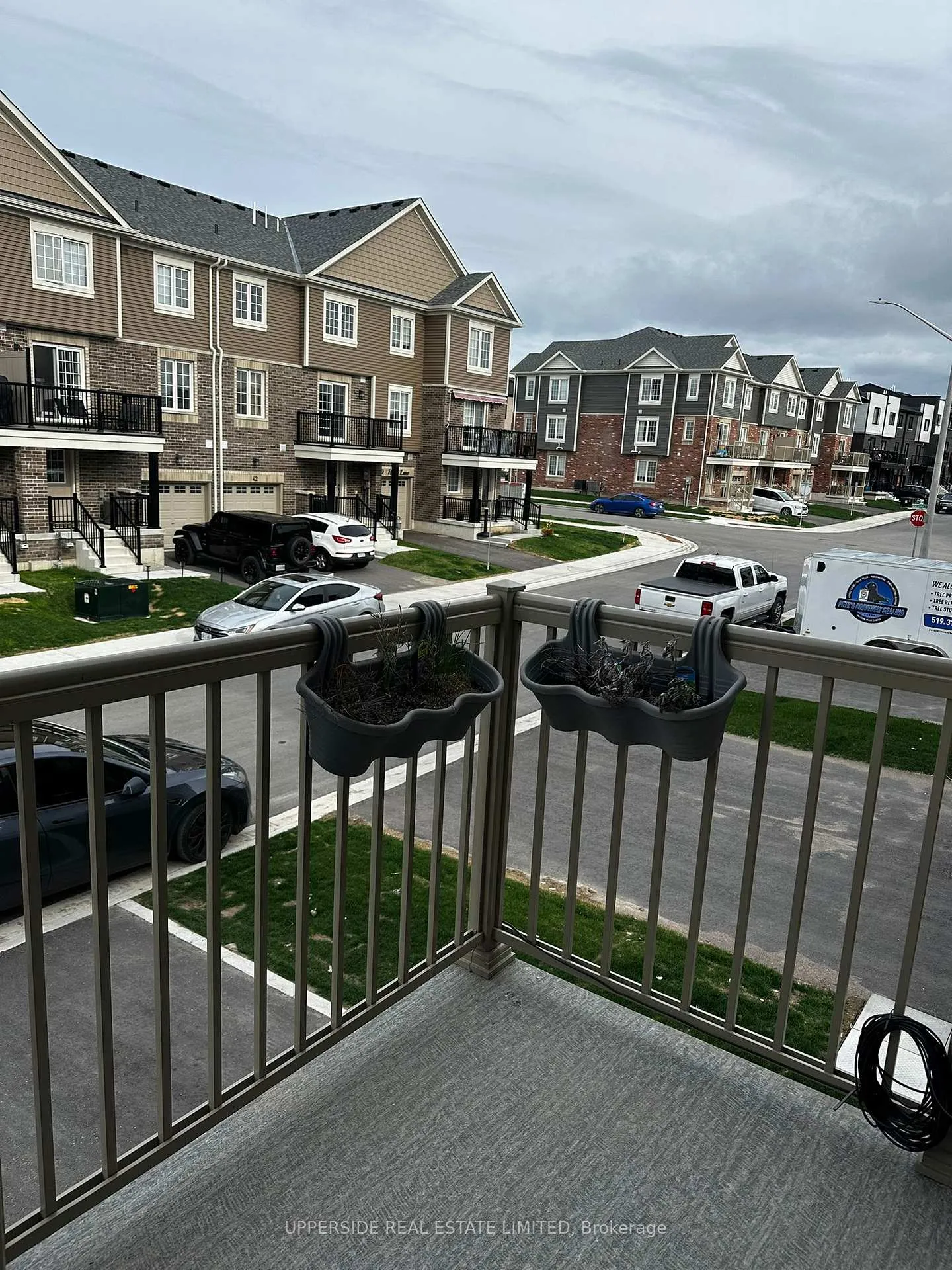 Photo 5 of 51 Hay Lane, Barrie, Innis-Shore — HOMEH