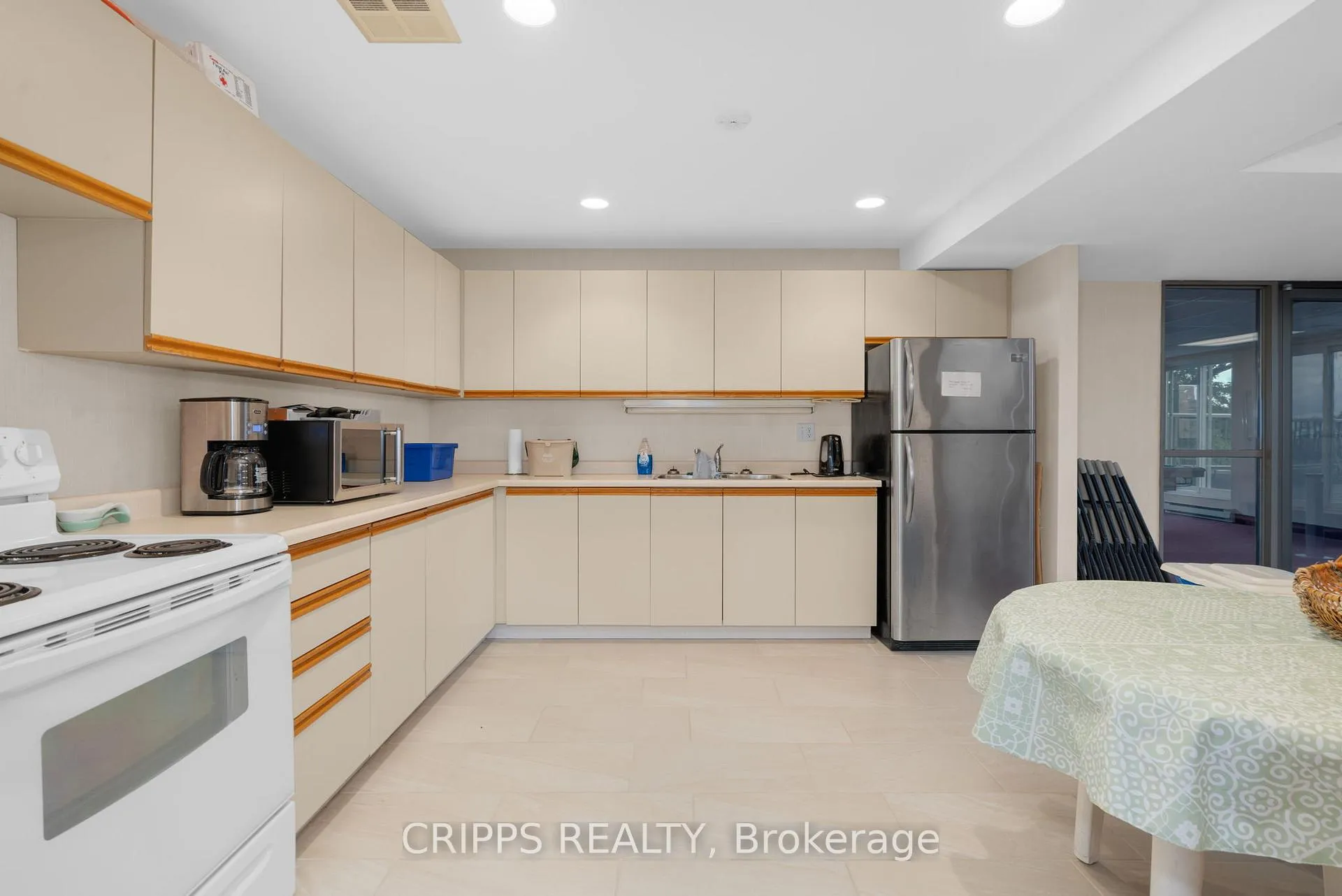 Photo 22 of Unit 405, 291 Blake Street, Barrie, North Shore — HOMEH
