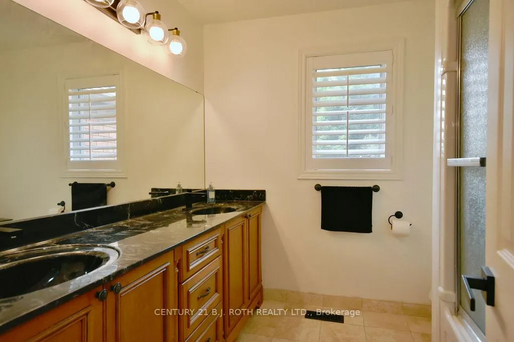 Photo 18 of 58 Brushwood Crescent, Barrie, Bayshore — HOMEH