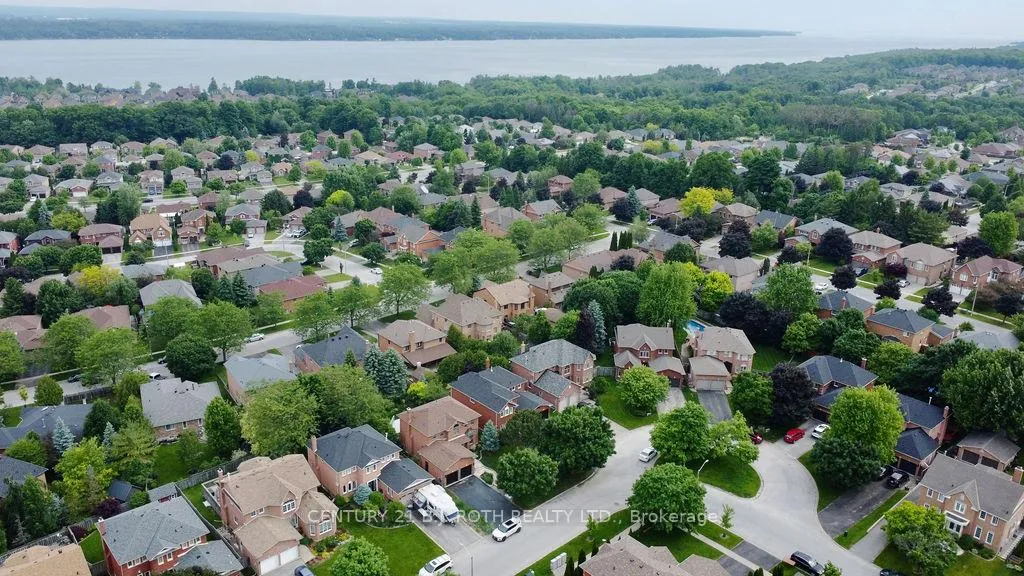 Photo 22 of 58 Brushwood Crescent, Barrie, Bayshore — HOMEH