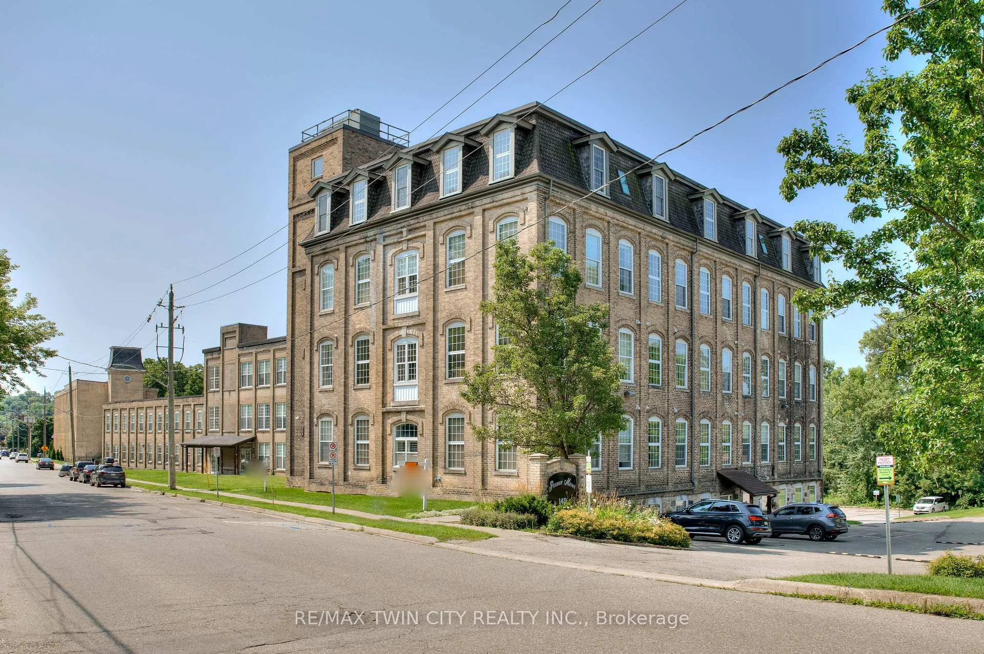 Photo 1 of Unit 404, 140 West River Street, Brant, Paris — HOMEH