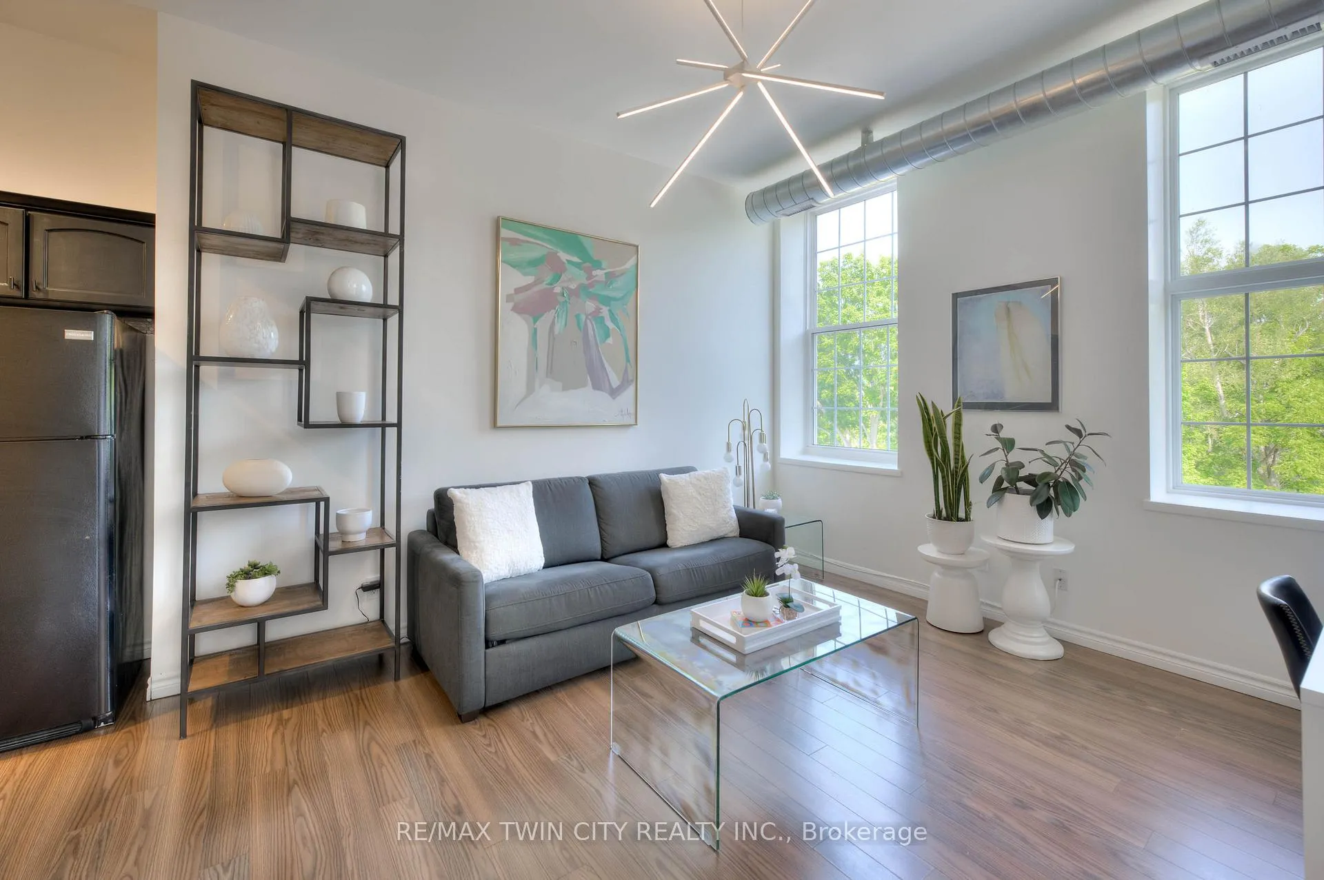 Photo 6 of Unit 404, 140 West River Street, Brant, Paris — HOMEH