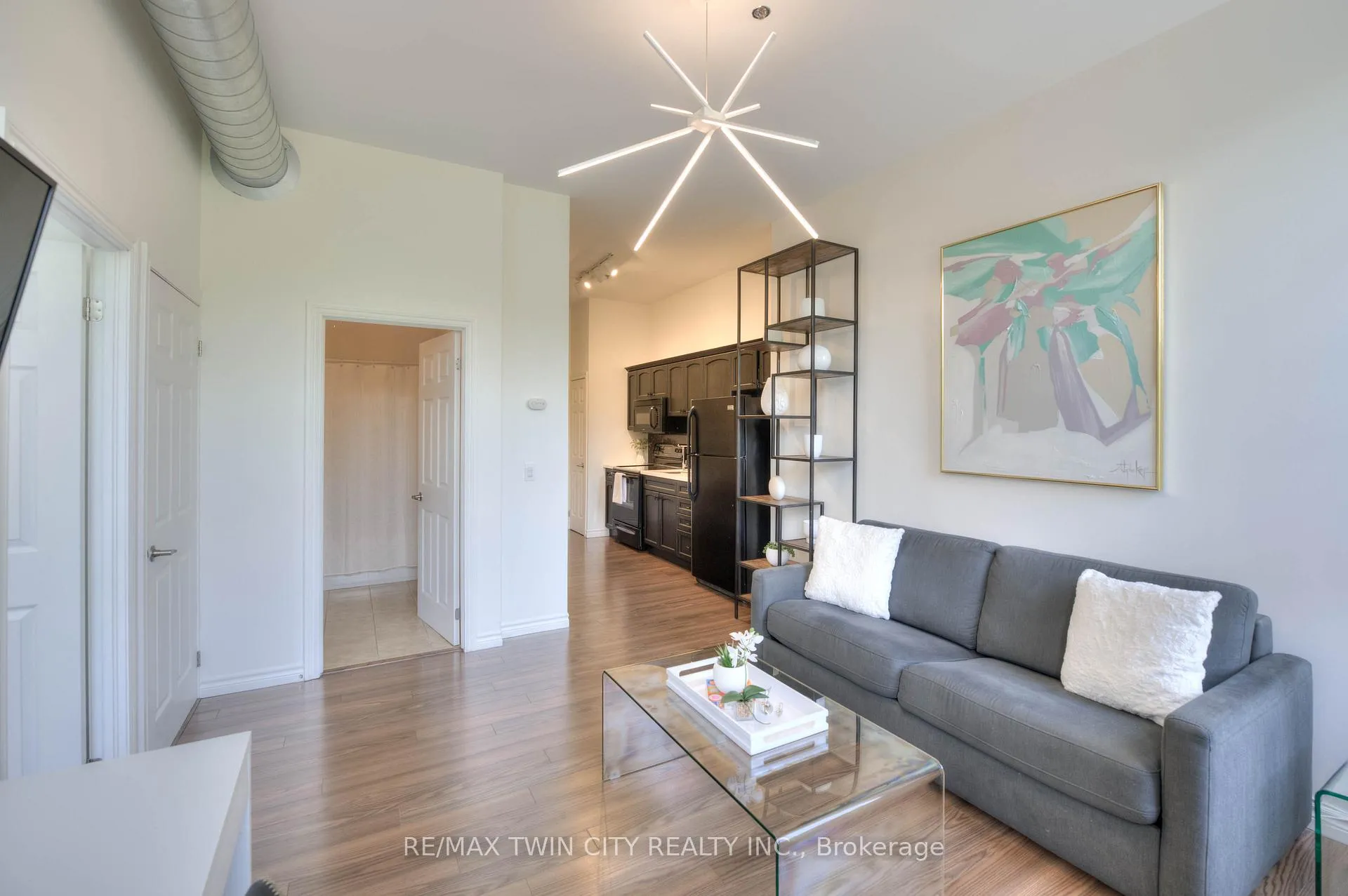 Photo 9 of Unit 404, 140 West River Street, Brant, Paris — HOMEH