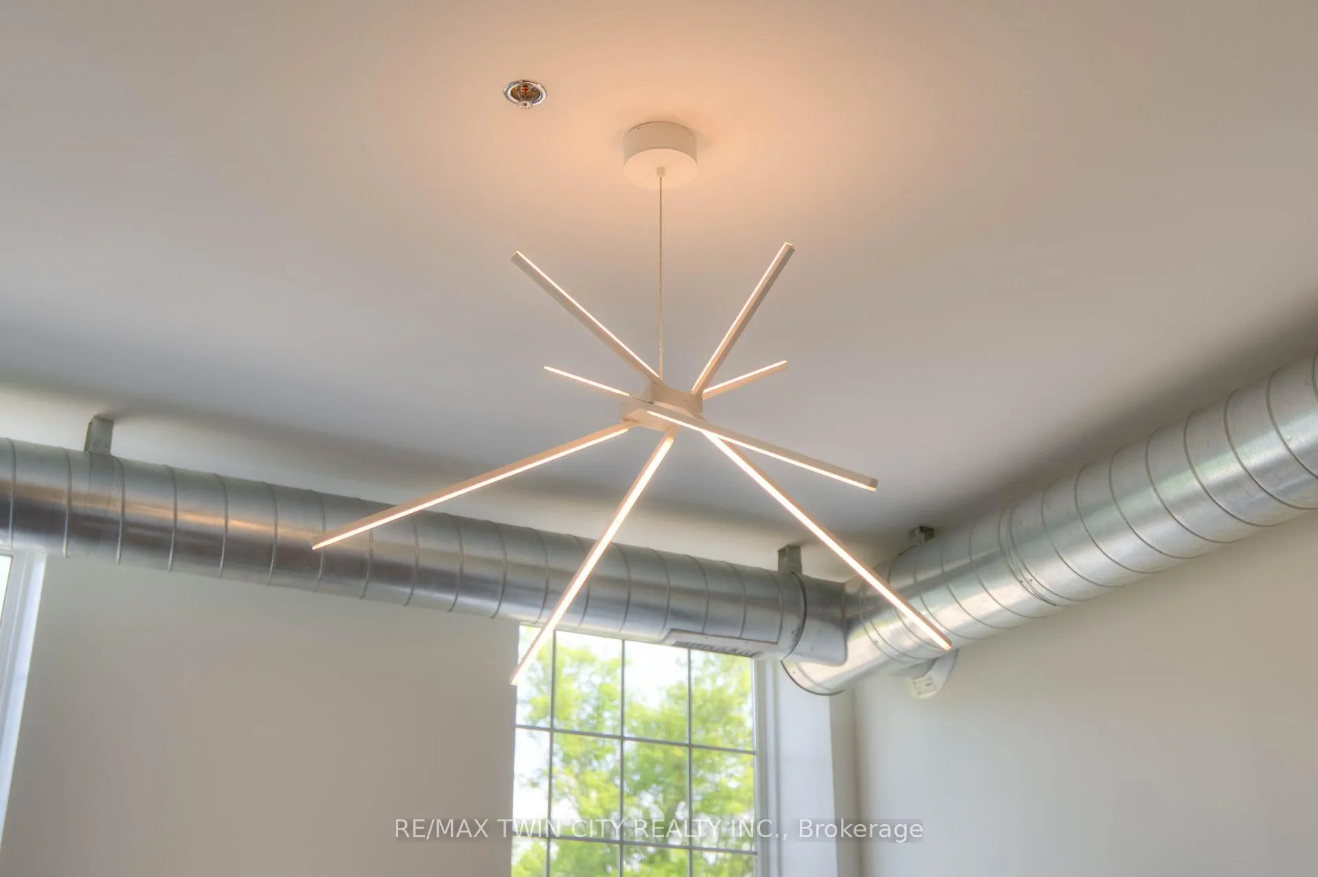 Photo 10 of Unit 404, 140 West River Street, Brant, Paris — HOMEH