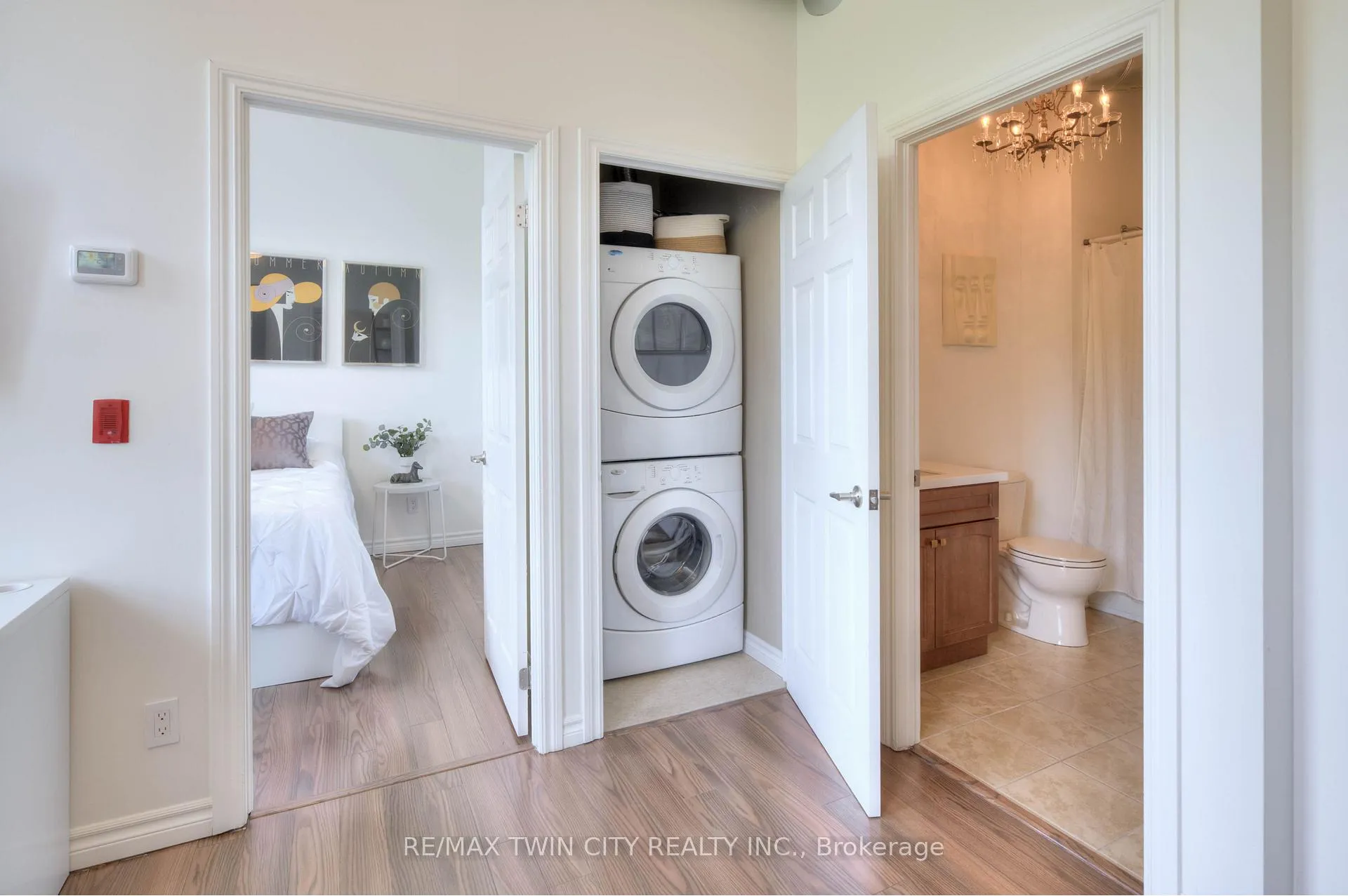 Photo 13 of Unit 404, 140 West River Street, Brant, Paris — HOMEH