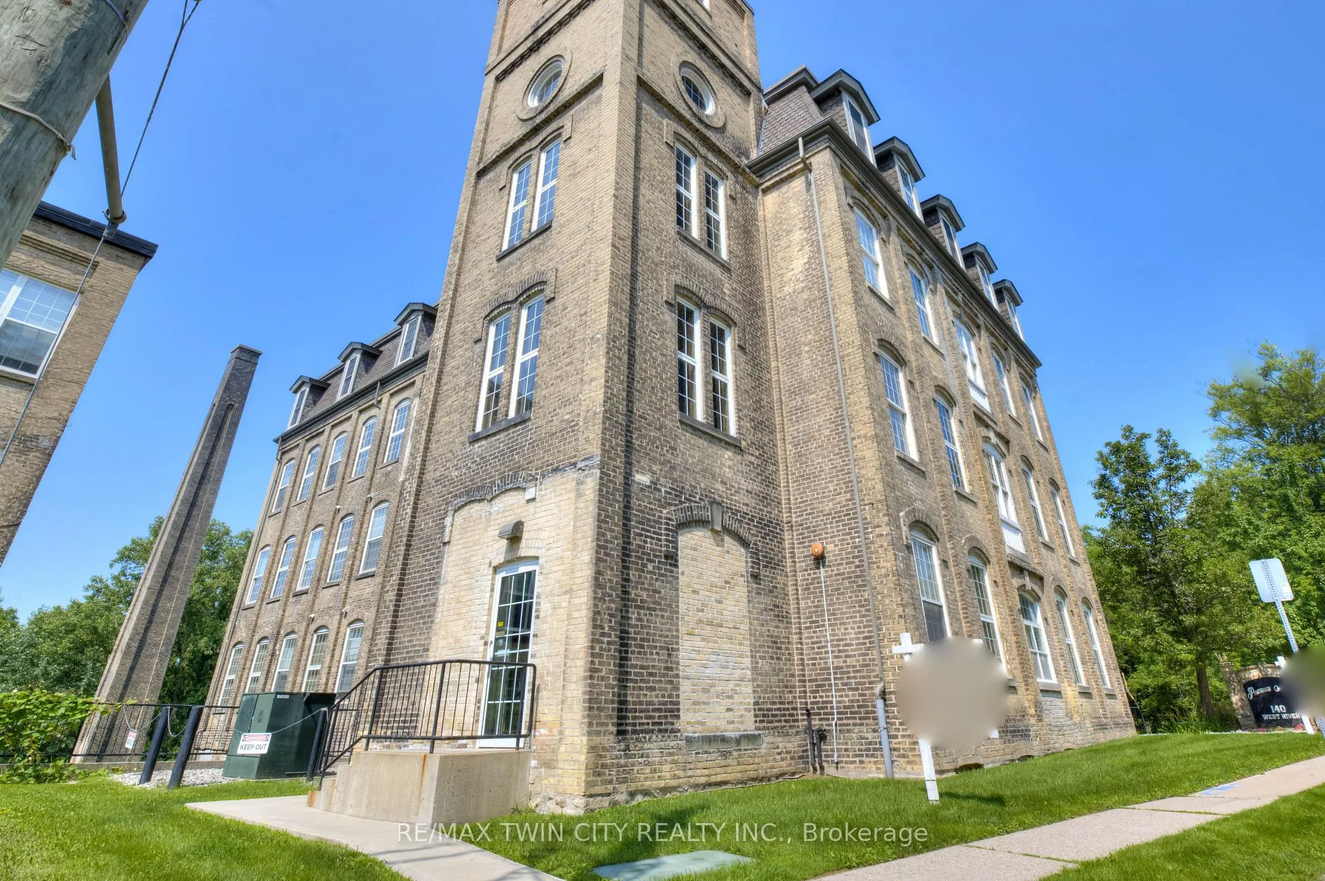 Photo 18 of Unit 404, 140 West River Street, Brant, Paris — HOMEH
