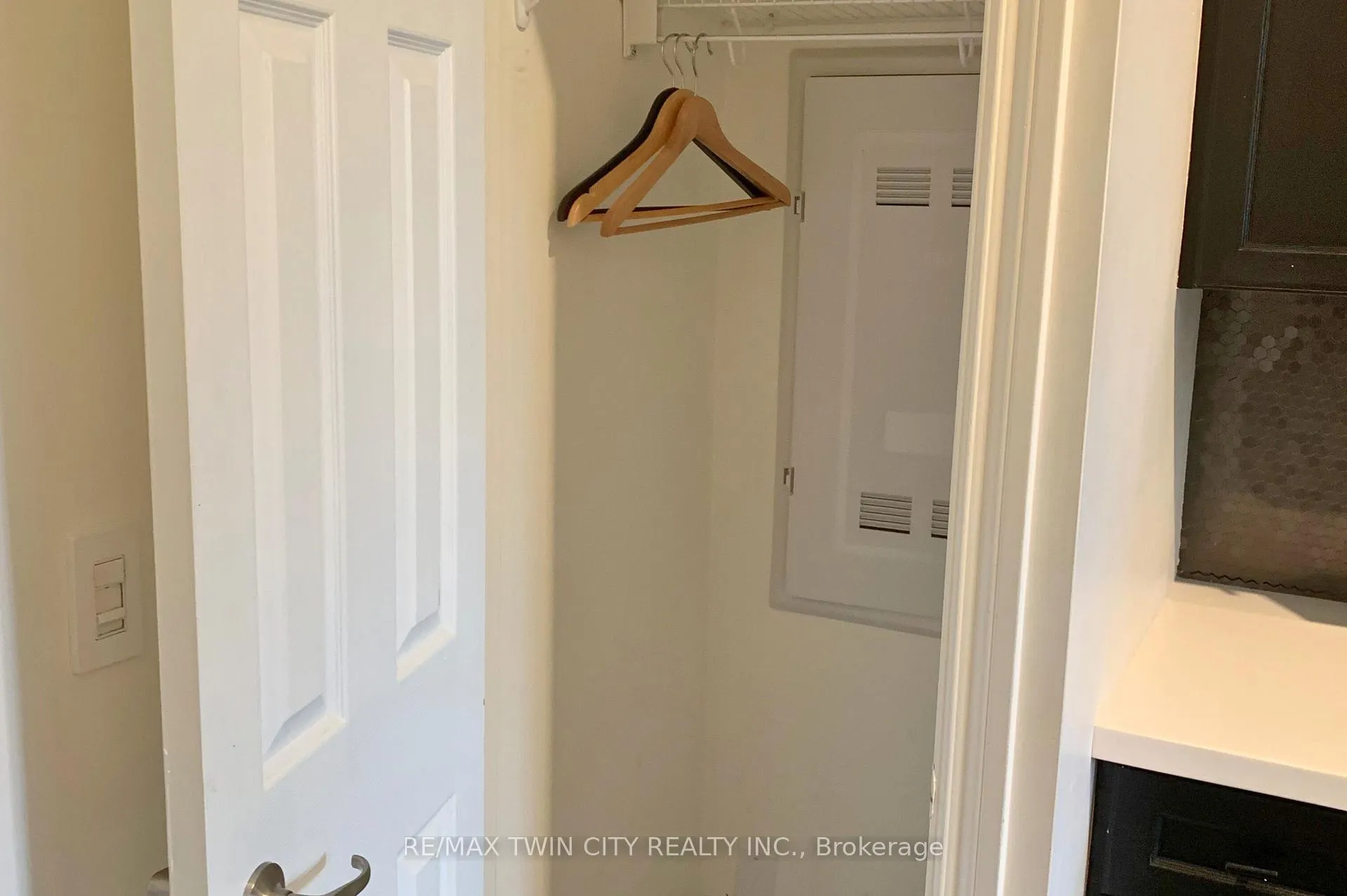 Photo 28 of Unit 404, 140 West River Street, Brant, Paris — HOMEH