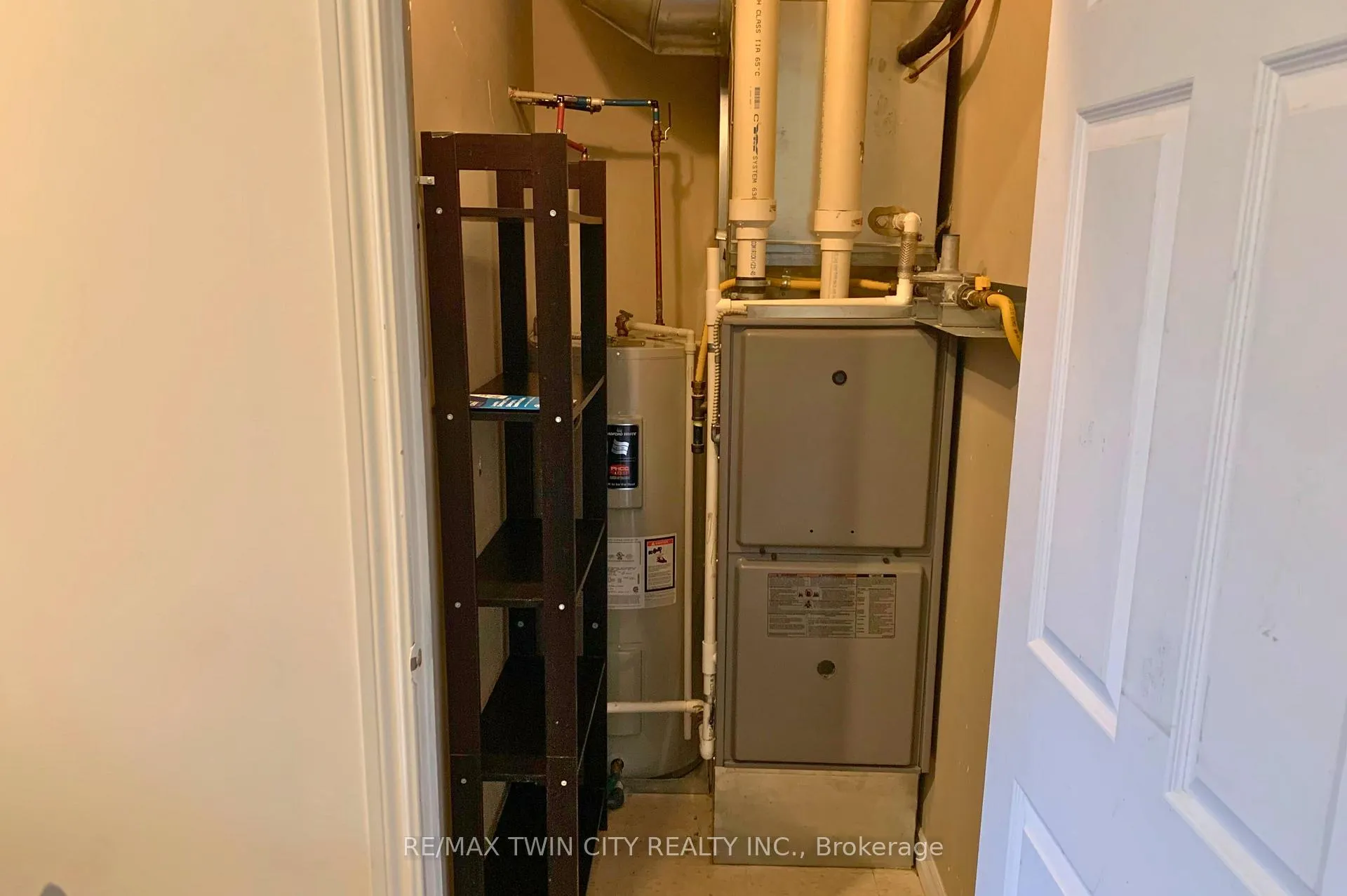 Photo 29 of Unit 404, 140 West River Street, Brant, Paris — HOMEH