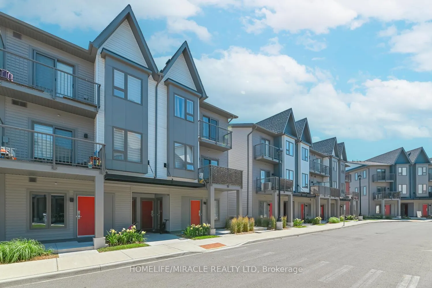 Photo 3 of Unit 723, 2635 William Jackson Drive, Pickering, Duffin Heights — HOMEH