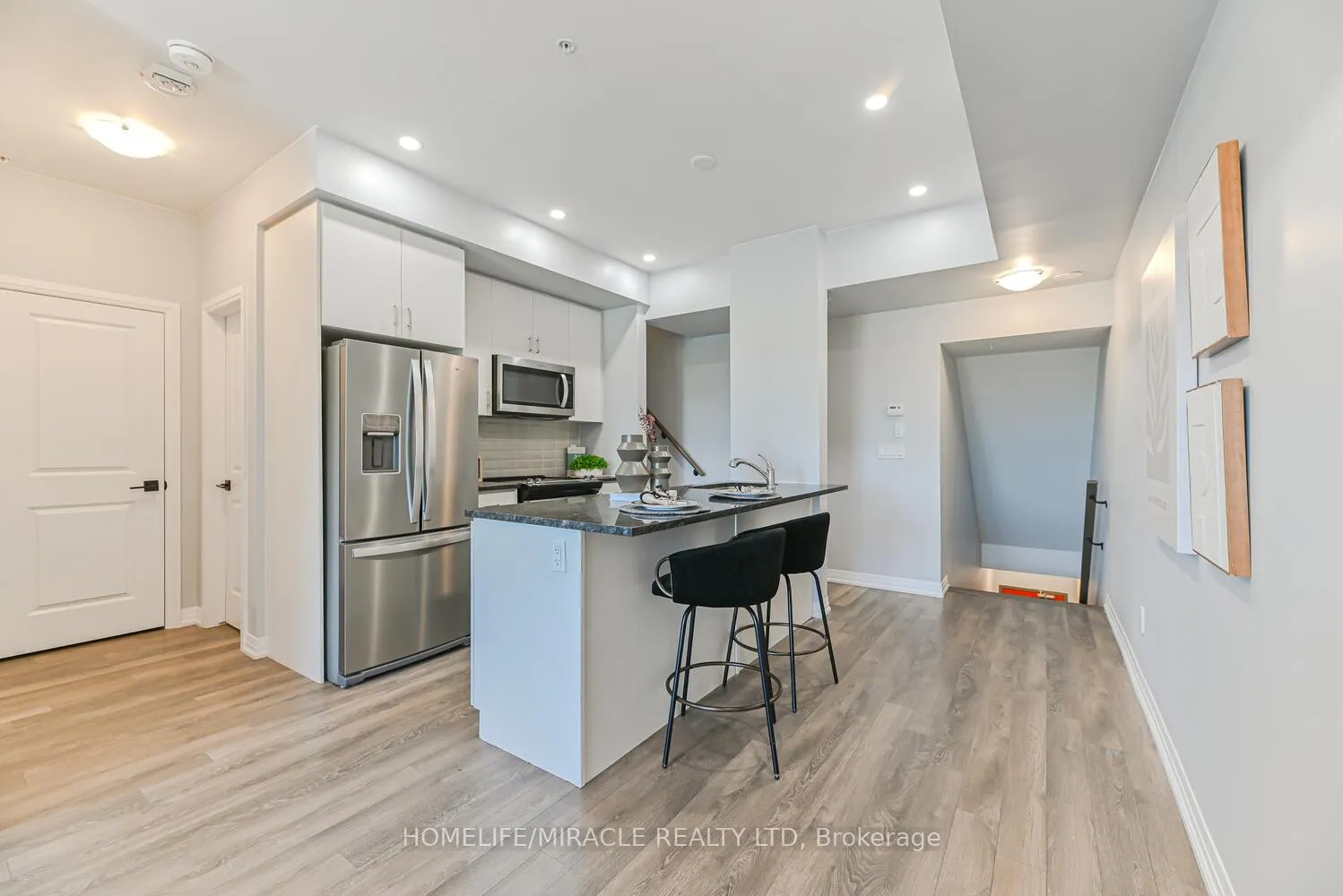 Photo 5 of Unit 723, 2635 William Jackson Drive, Pickering, Duffin Heights — HOMEH