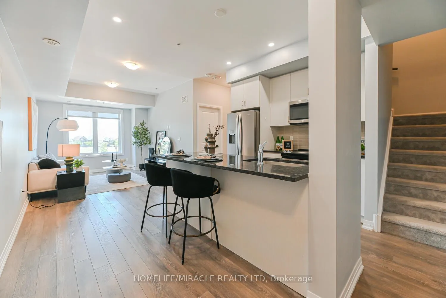 Photo 8 of Unit 723, 2635 William Jackson Drive, Pickering, Duffin Heights — HOMEH