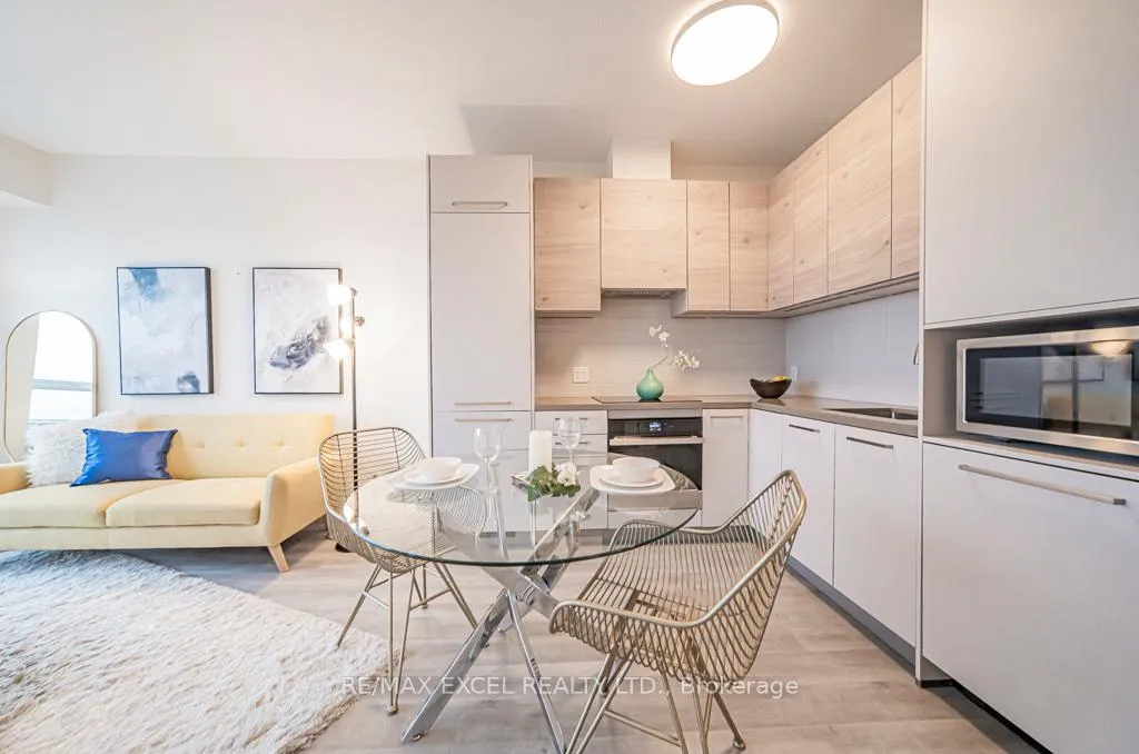 Photo 8 of Unit 1008, 12 Gandhi Lane, Markham, Commerce Valley — HOMEH