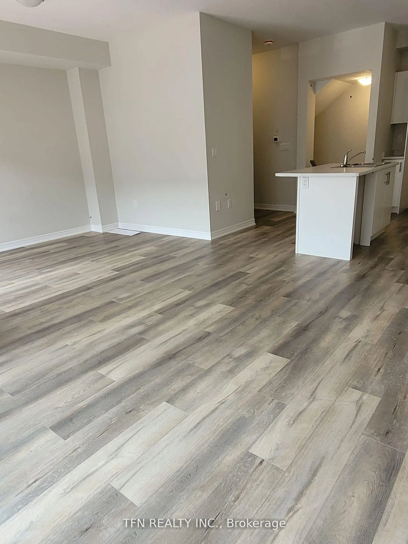 Photo 4 of Unit 33, 40 Zinfandel Drive, Hamilton, Fruitland — HOMEH
