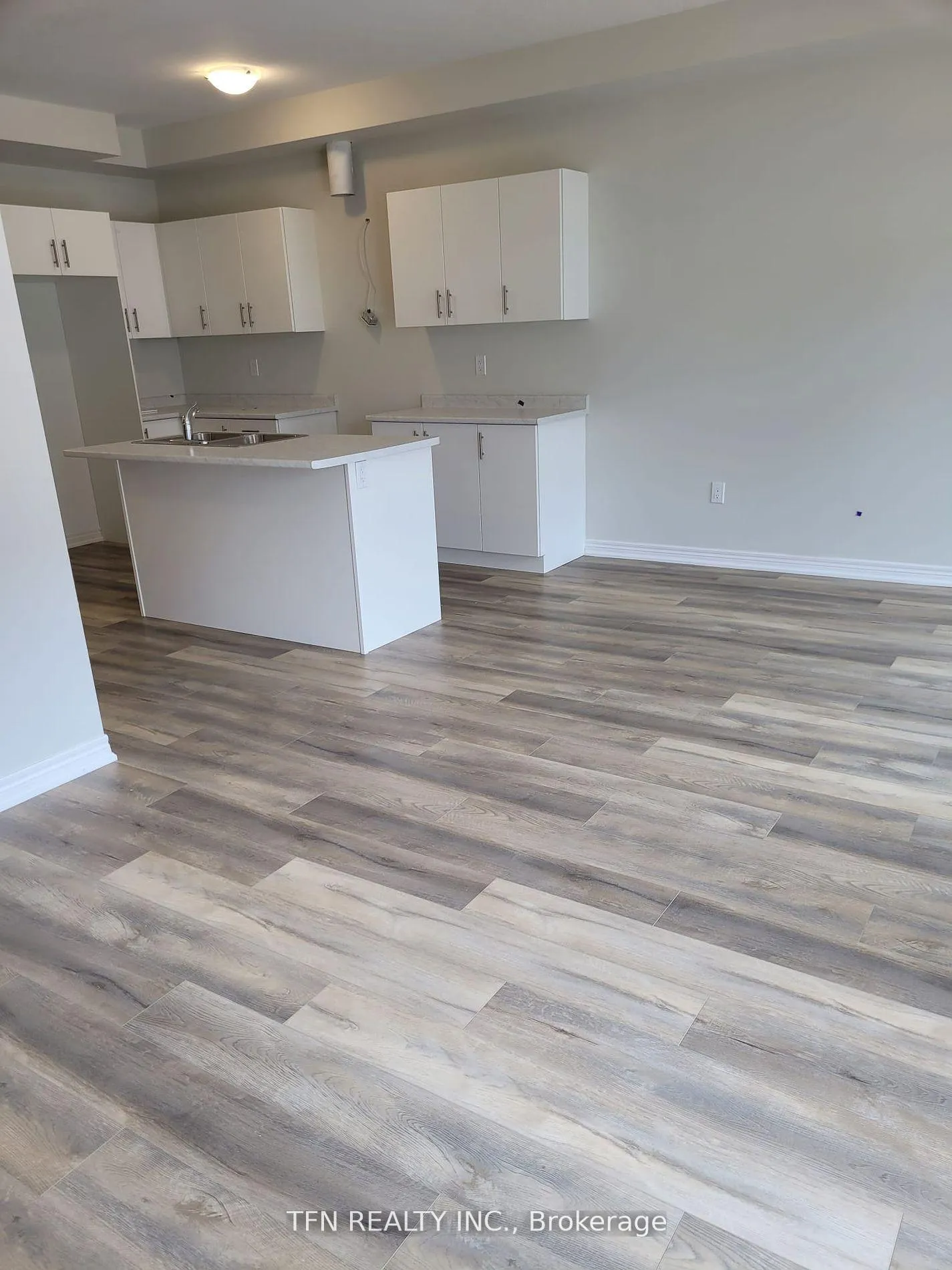 Photo 5 of Unit 33, 40 Zinfandel Drive, Hamilton, Fruitland — HOMEH