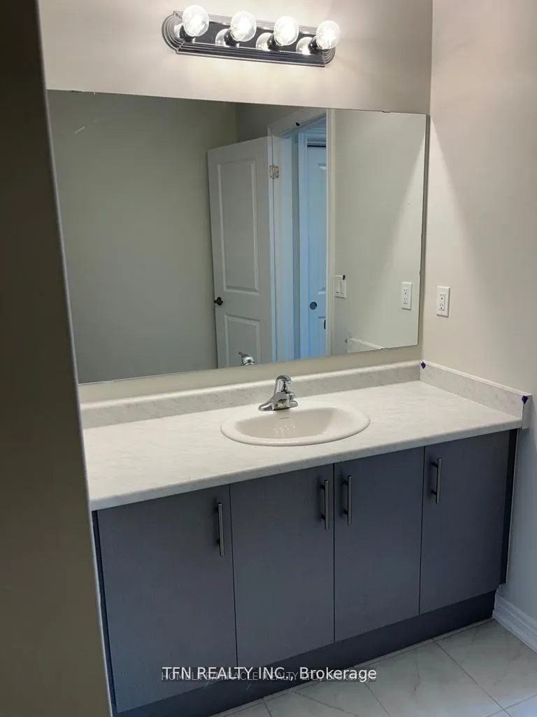 Photo 10 of Unit 33, 40 Zinfandel Drive, Hamilton, Fruitland — HOMEH