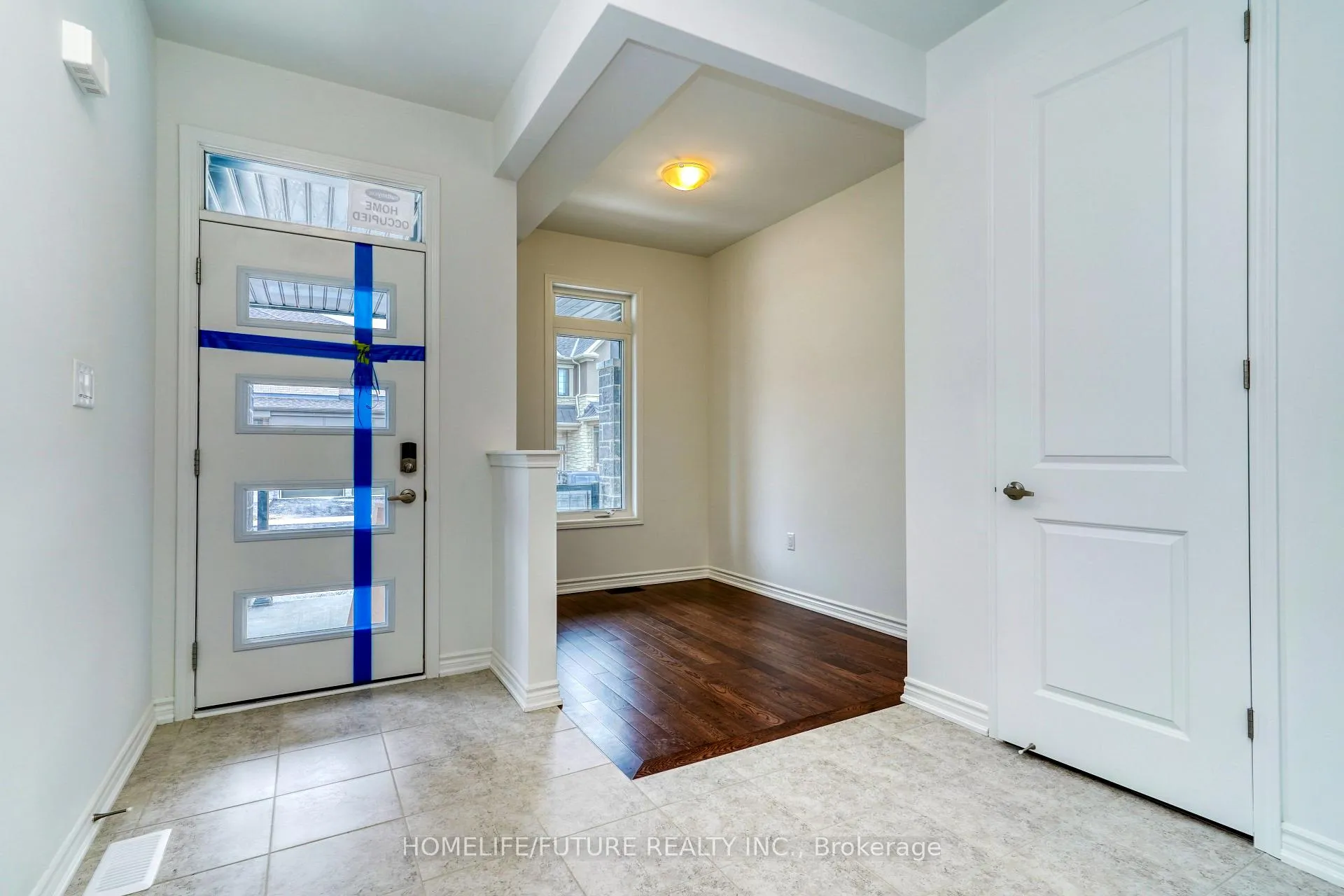 Photo 5 of 1481 Mockingbird Square, Pickering, Rural Pickering — HOMEH