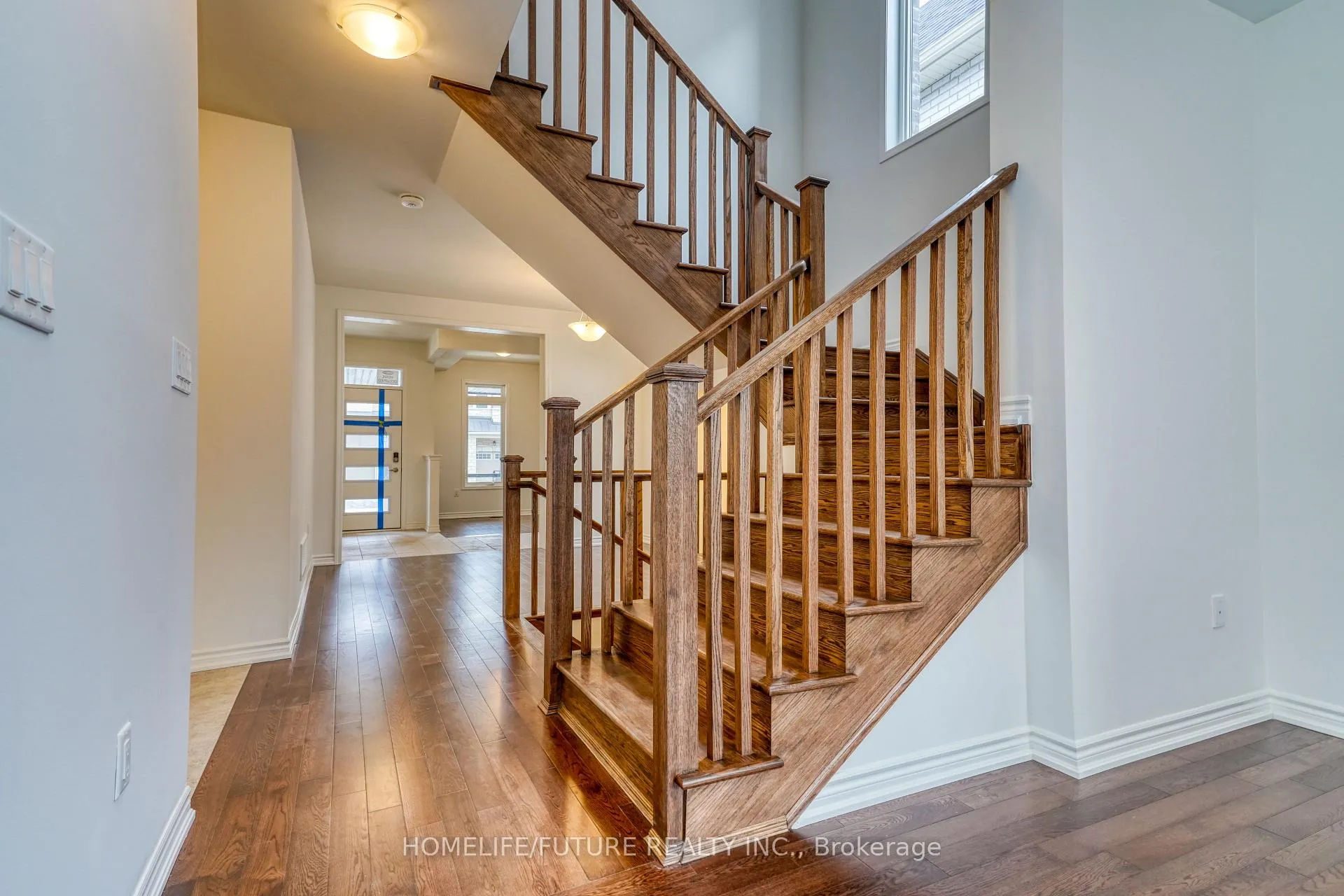 Photo 7 of 1481 Mockingbird Square, Pickering, Rural Pickering — HOMEH
