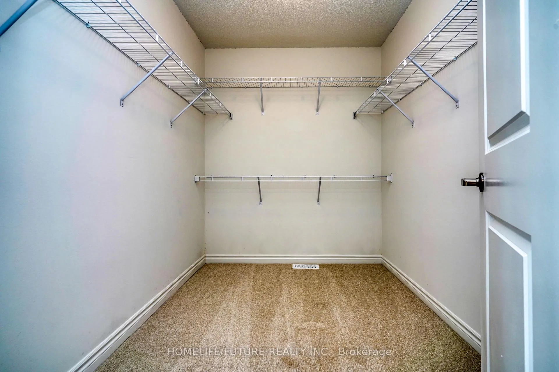 Photo 19 of 1481 Mockingbird Square, Pickering, Rural Pickering — HOMEH